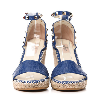 Valentino Garavani Grained Calfskin Rockstud Ankle Strap Espadrille 15/105mm Wedge Sandals 37 Blu Delft Natural 2 of 8