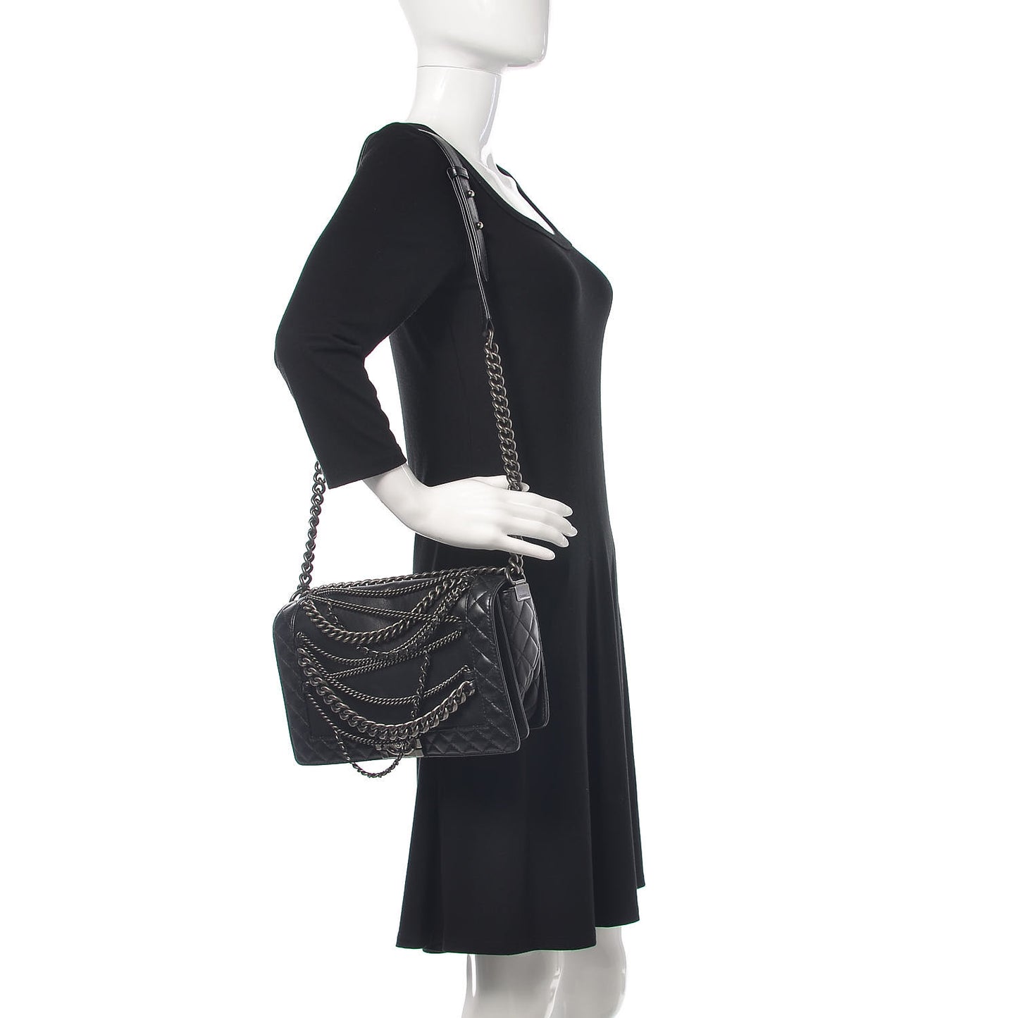 Calfskin Enchained Medium Boy Flap Black