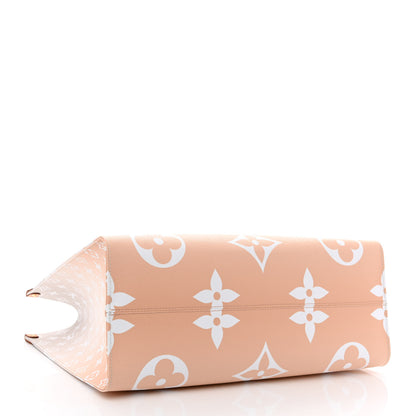 Louis Vuitton Monogram Giant By The Pool Onthego GM Brume 4 of 9