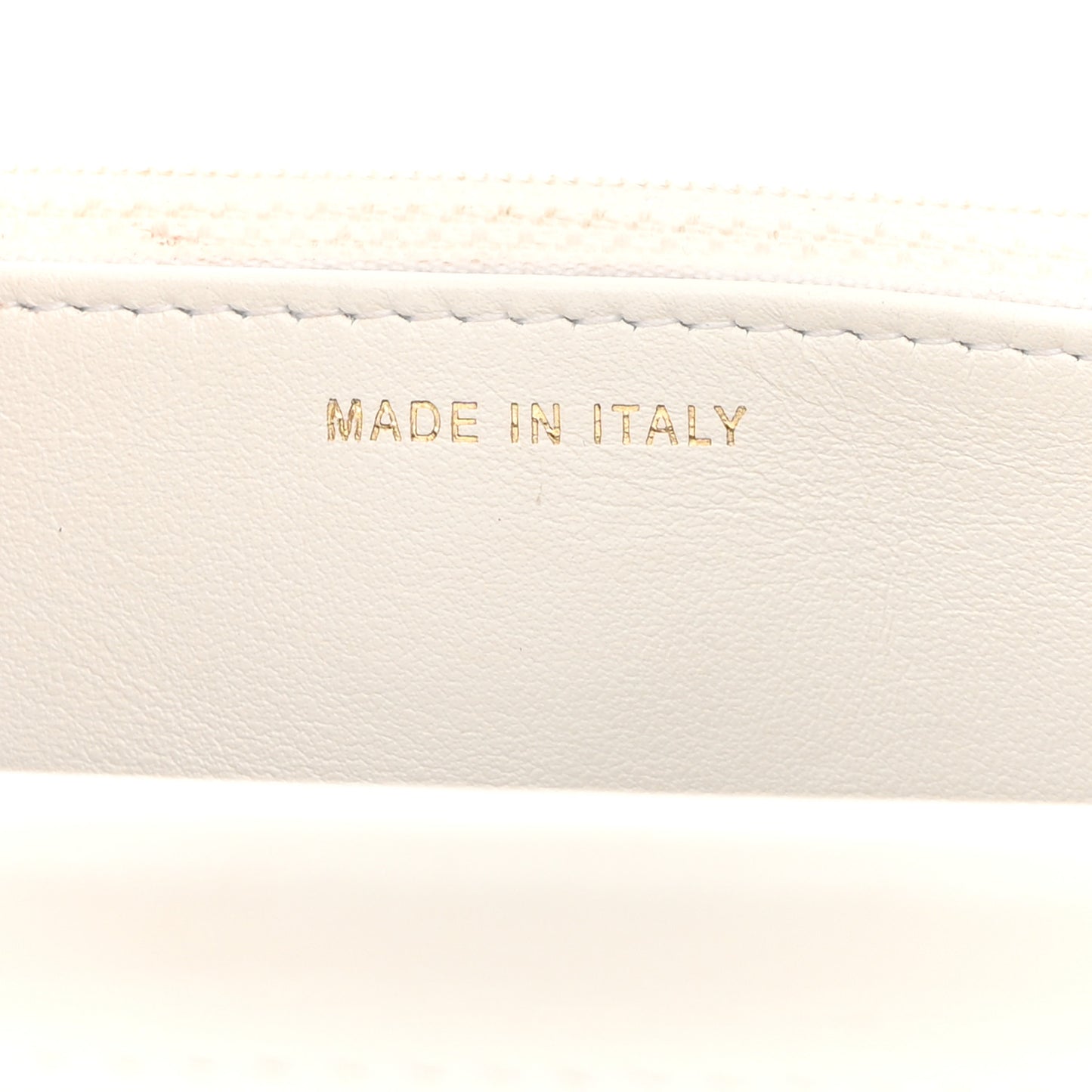 Caviar Quilted Chain Around Boy Wallet On Chain WOC White