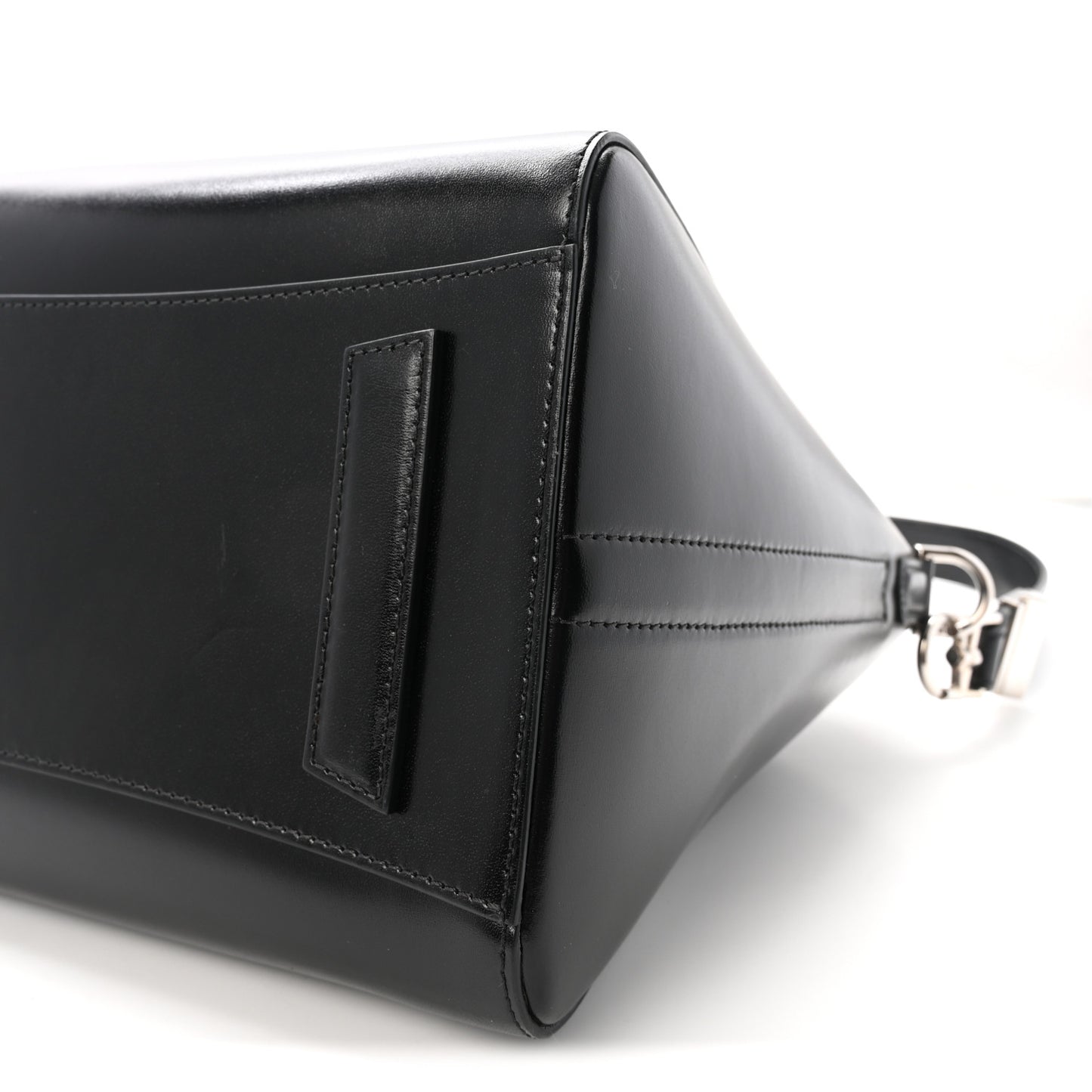 Shiny Lord Calfskin Medium Antigona Black