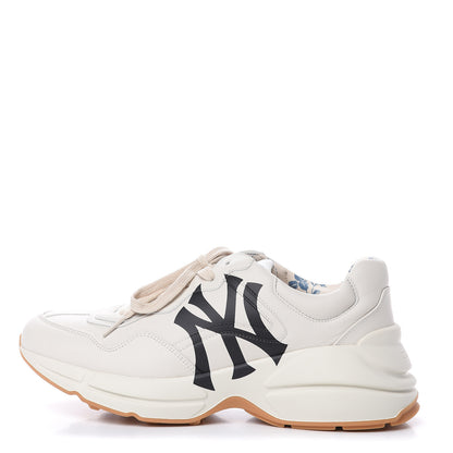Gucci X MLB Calfskin NY Yankees Mens Rhyton Sneakers 7 Mystic White 1 of 9
