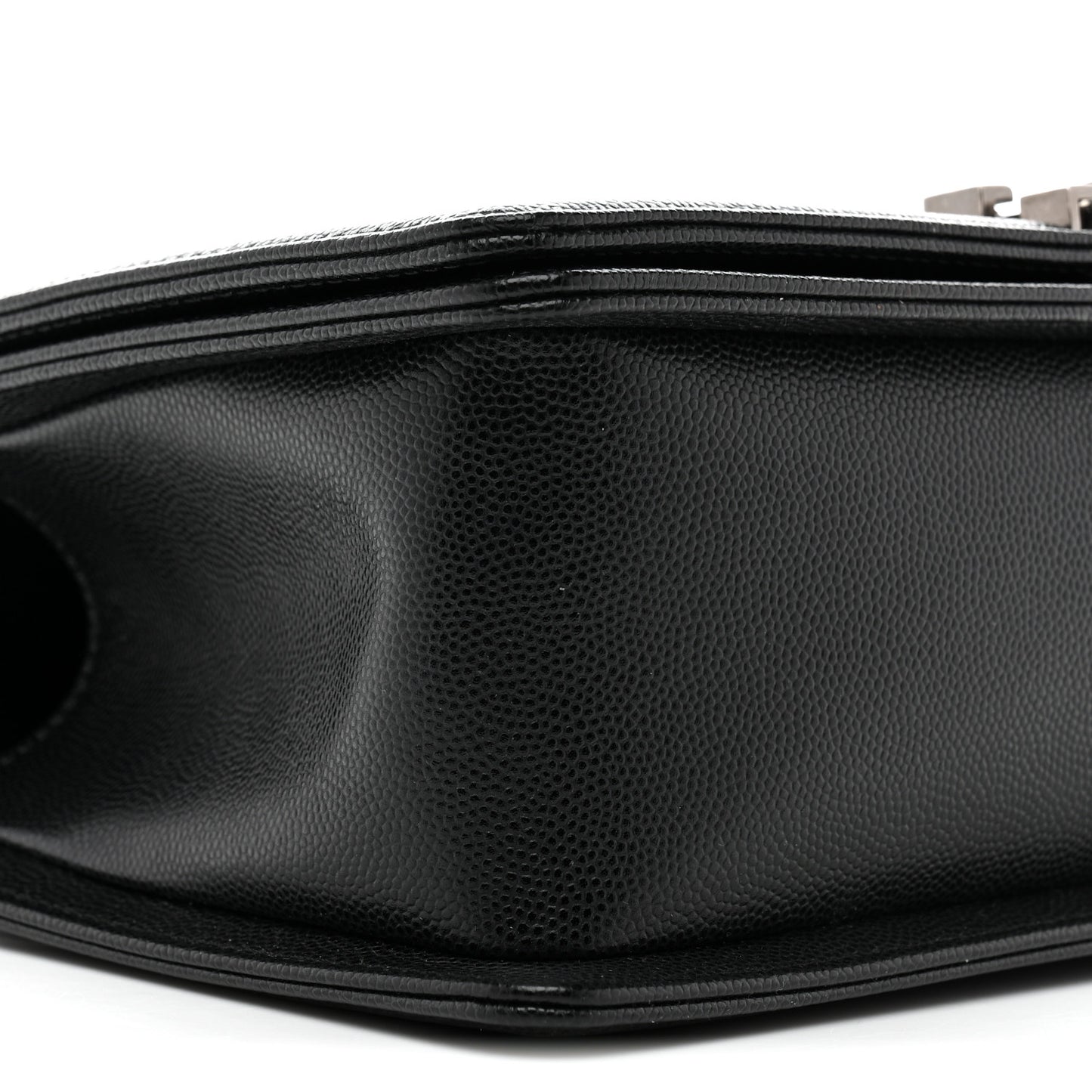 Caviar Quilted Medium Boy Flap Black