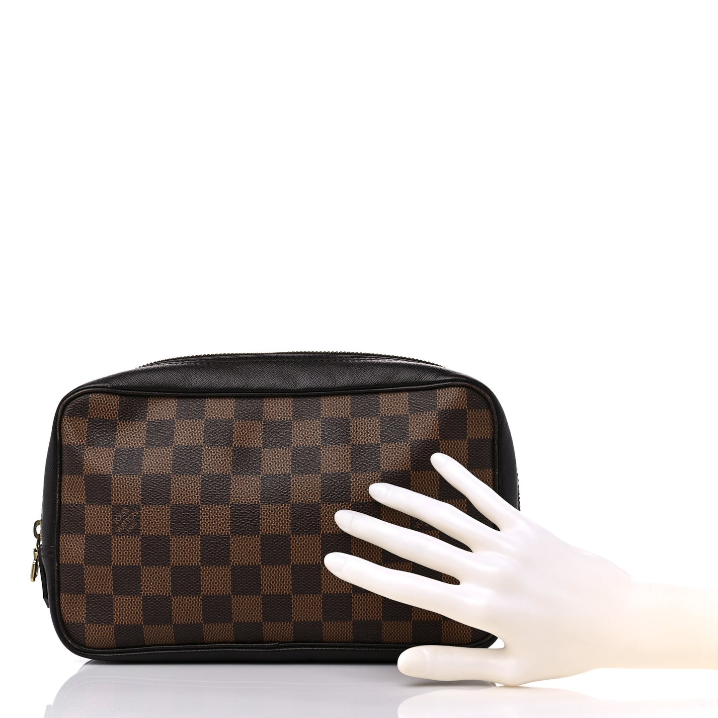 Damier Ebene Trousse Toilette 28