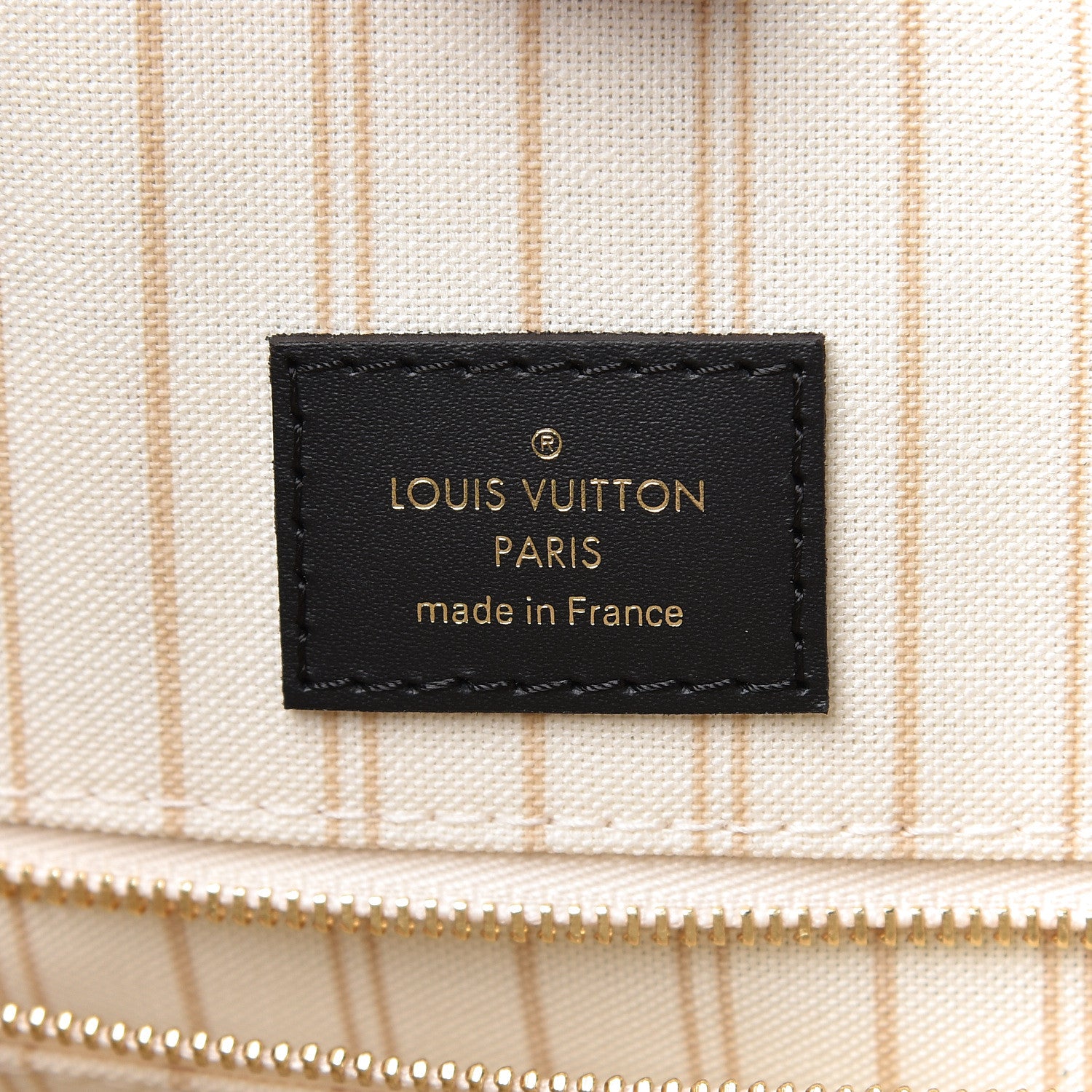 Louis Vuitton Monogram Giant Jungle Onthego GM Ivory 6 of 11