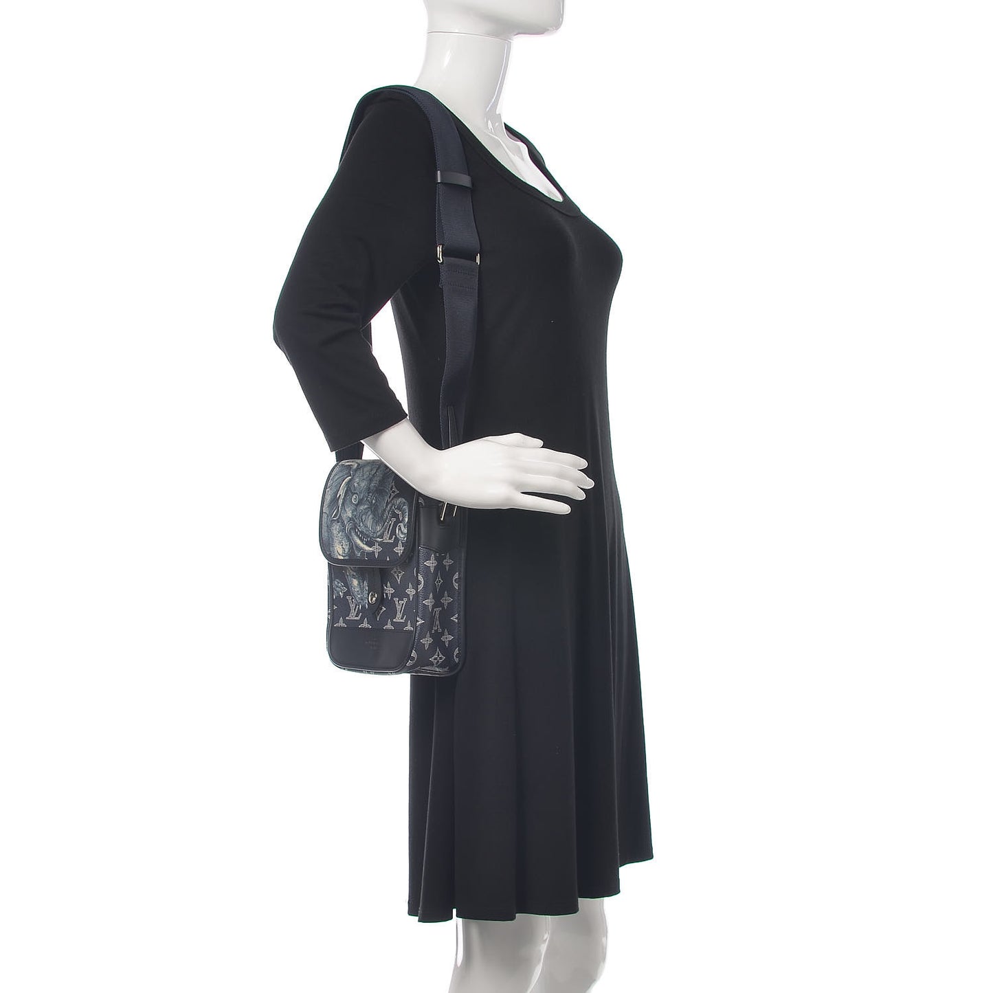 Savane Monogram Elephant Chapman Messenger BB Encre