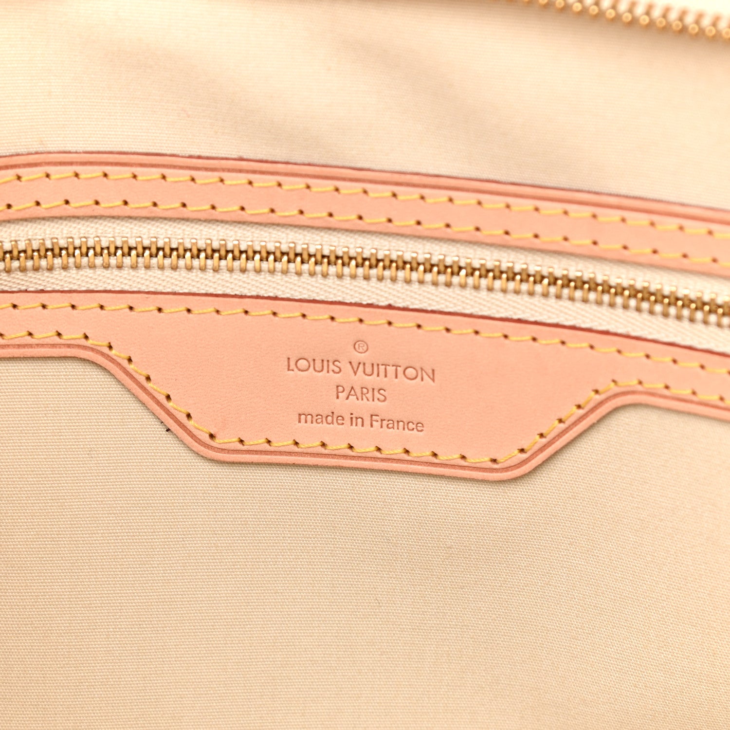 Louis Vuitton Vernis Brea GM Blanc Corail 6 of 11