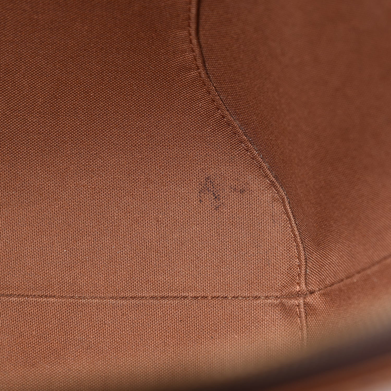 Louis Vuitton Monogram Ellipse MM 16 of 16