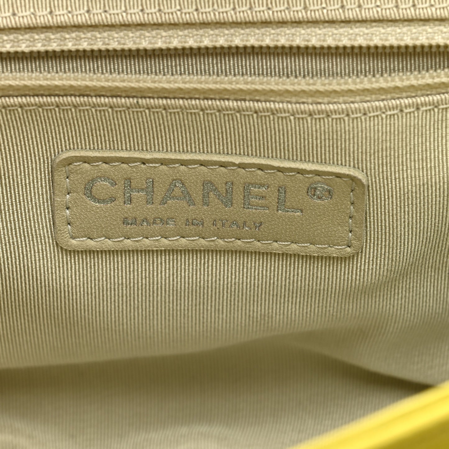 Washed Lambskin Chain Around Medium Messenger Yellow