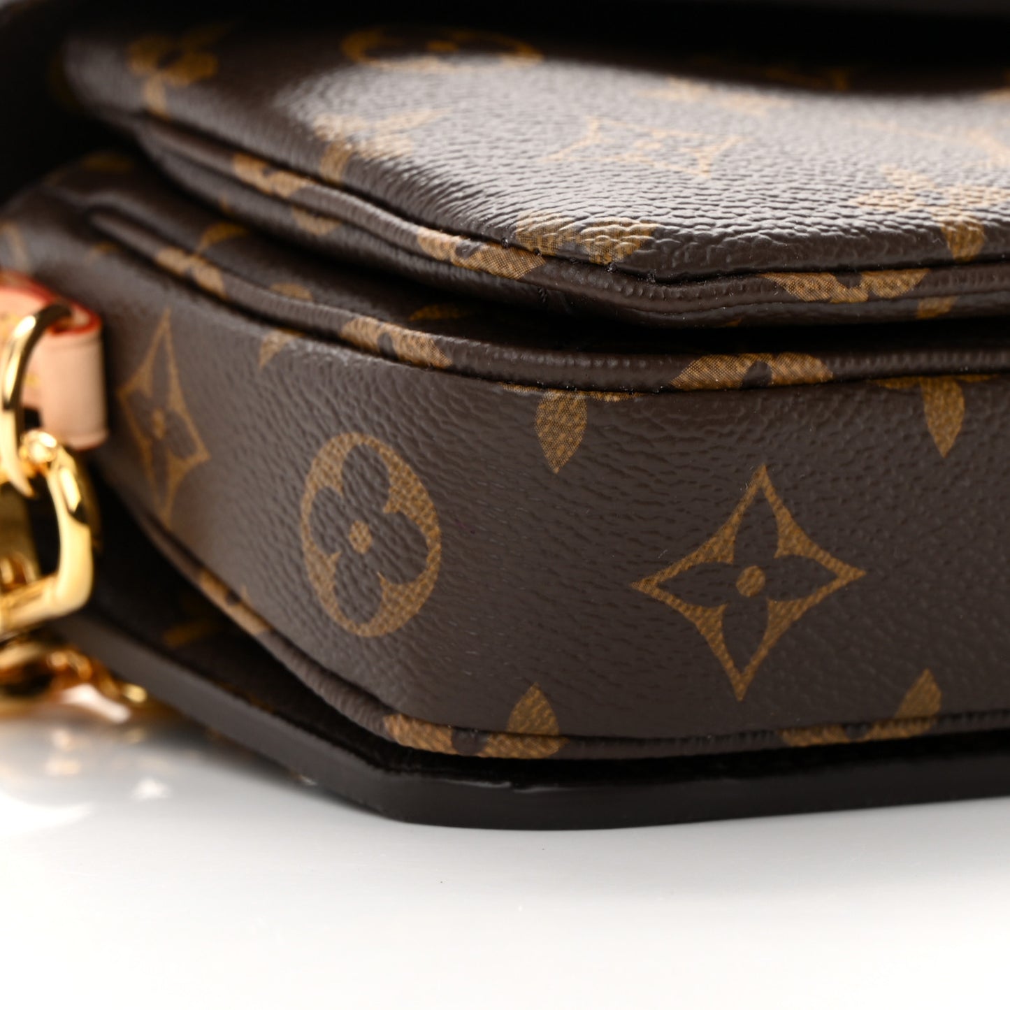 Monogram Pochette Metis East West