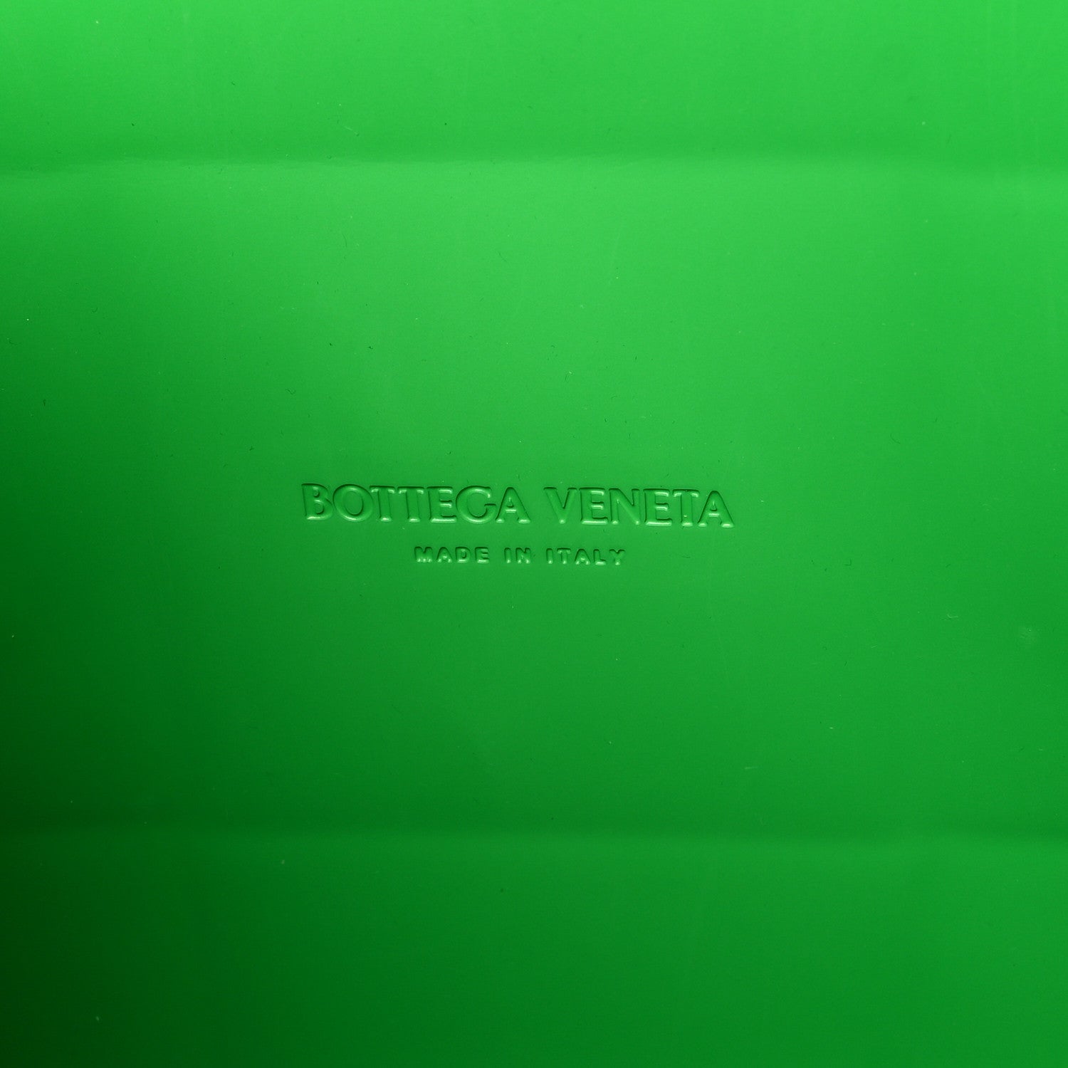 Bottega Veneta Rubber Maxi Intrecciato Medium Arco Grass 6 of 9