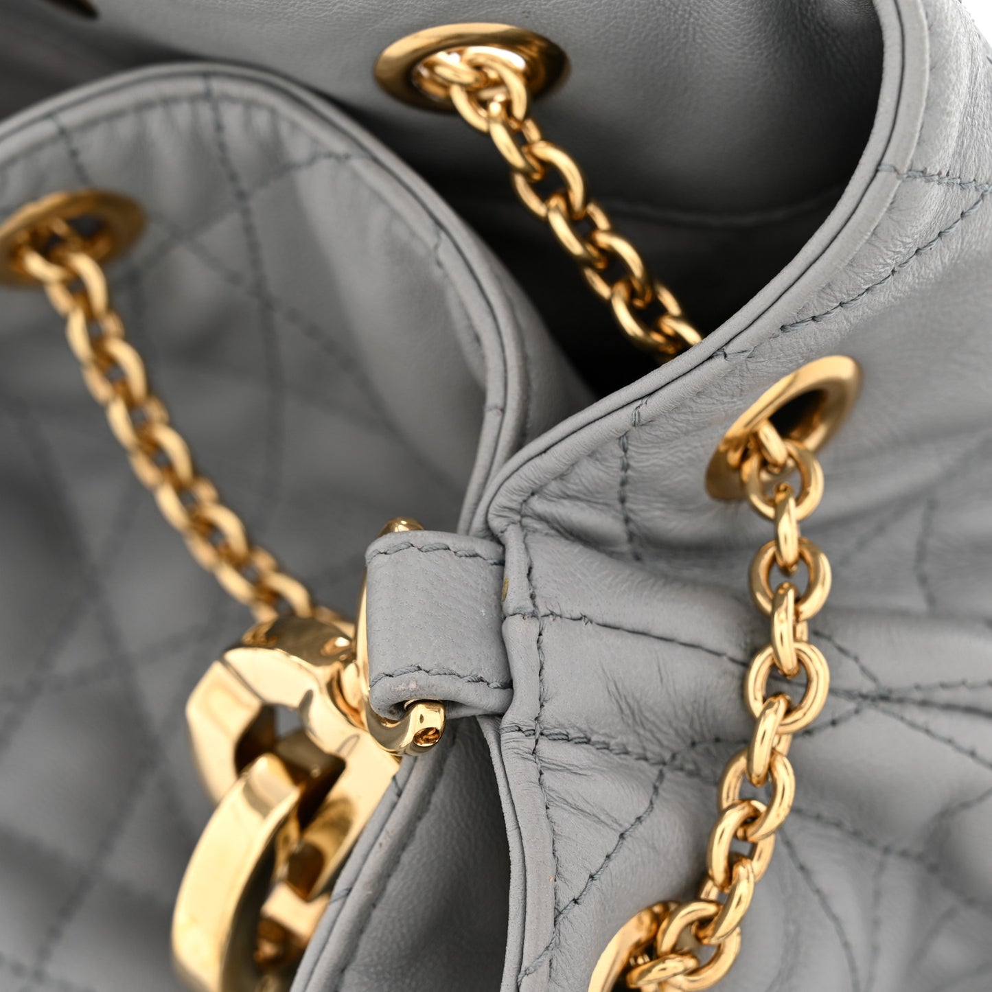 Lambskin Supple Macrocannage Ammi Bag Grey