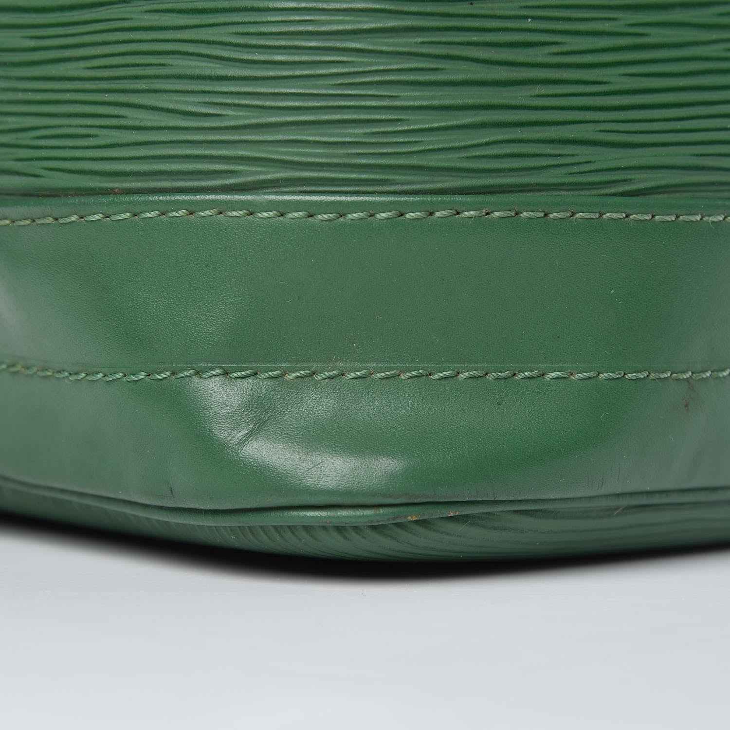 Louis Vuitton Epi Noe Borneo 10 of 19