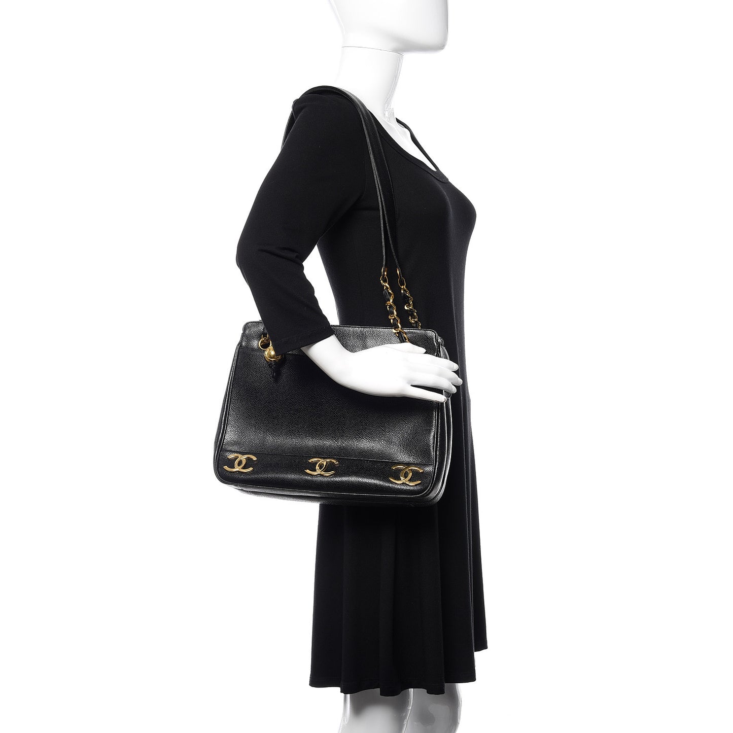 Caviar CC Shoulder Bag Black