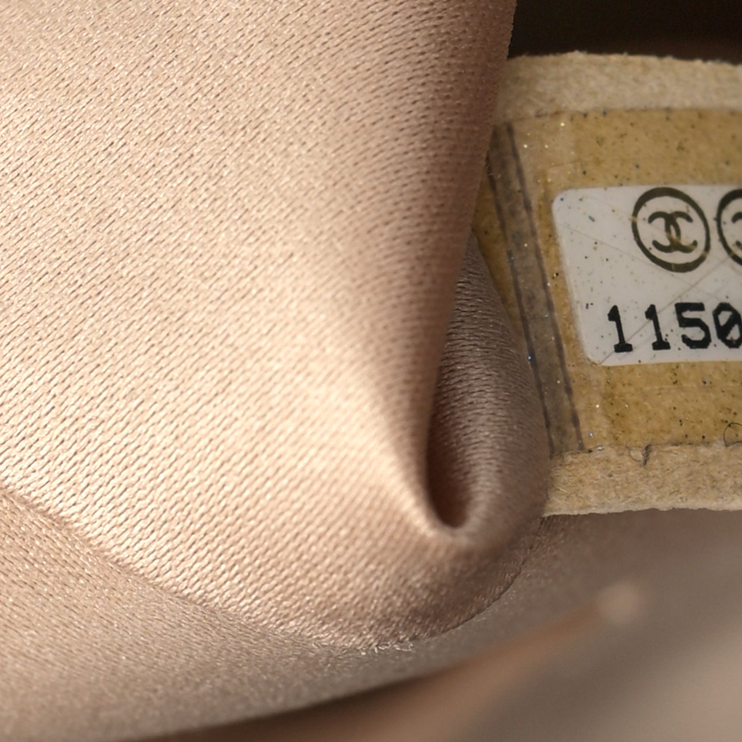 Vinyl XL Rock and Chain Flap Black