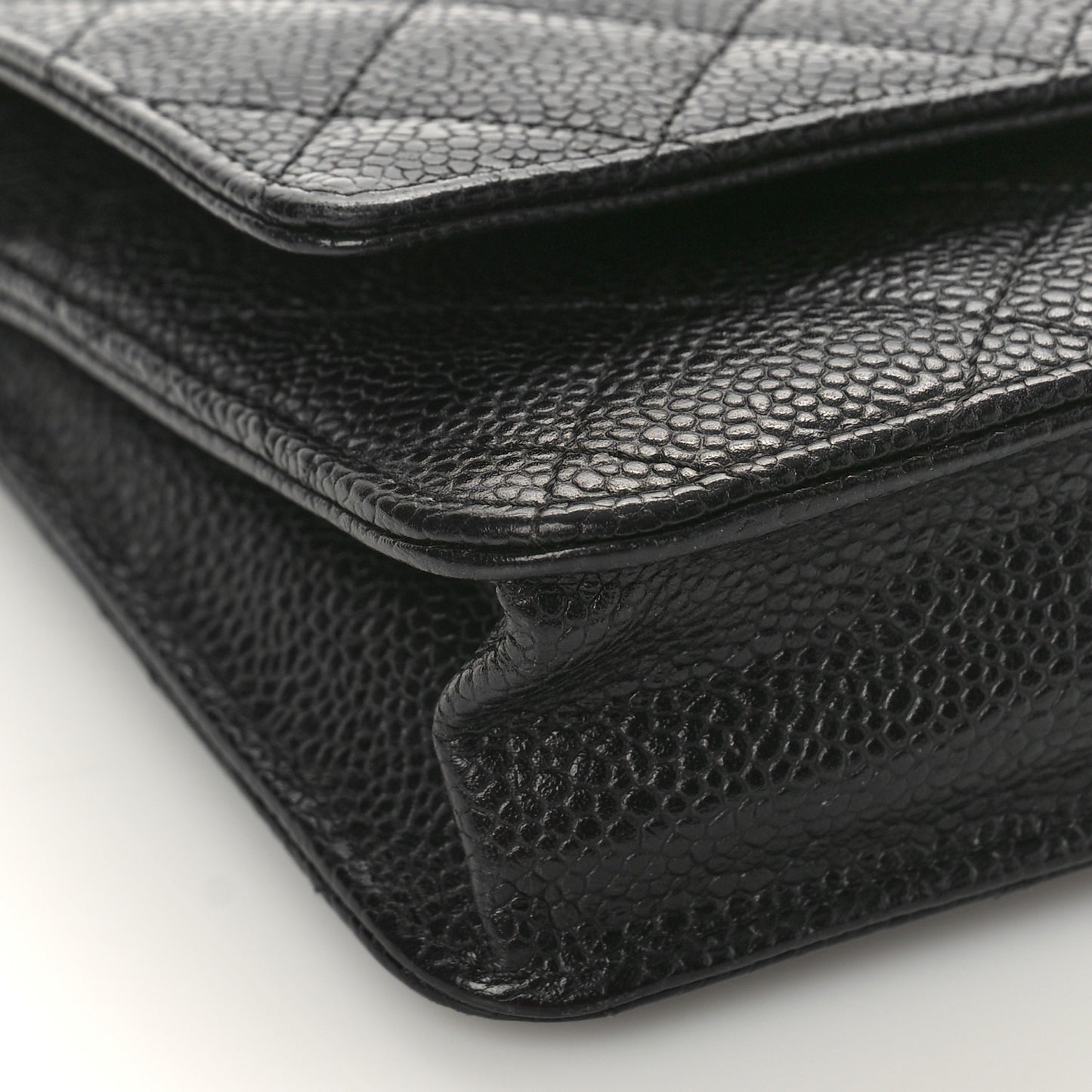 Caviar Quilted Wallet on Chain WOC Black