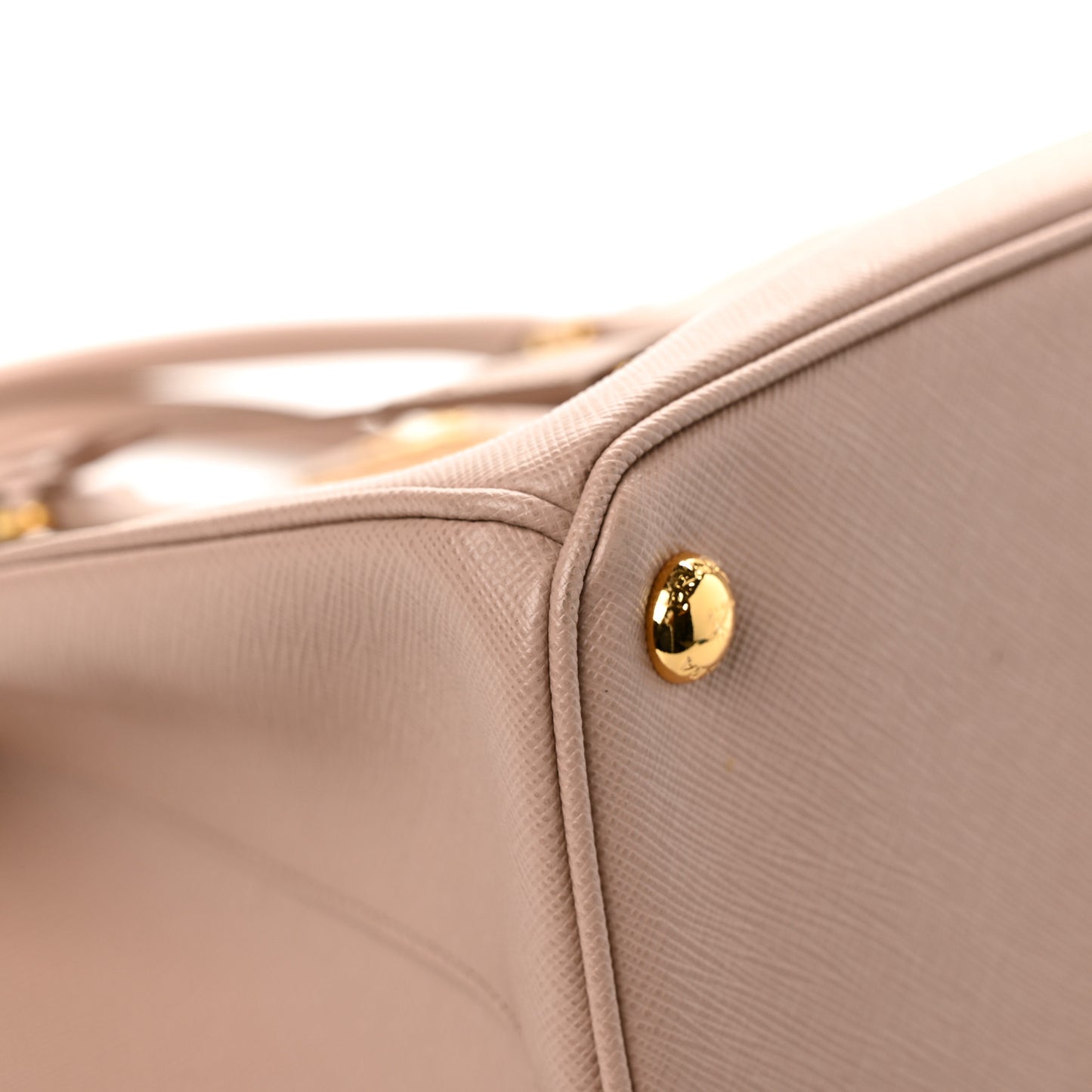 Saffiano Medium Galleria Double Zip Tote Cammeo