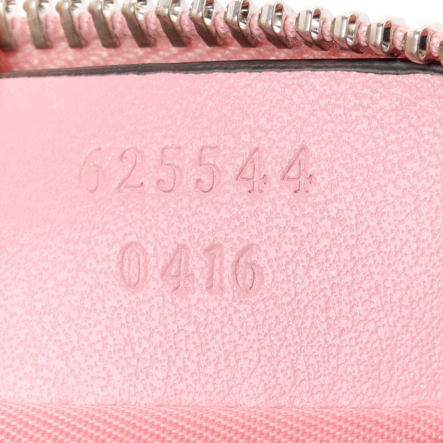 Calfskin Matelasse GG Marmont Pouch Cosmetic Case Wild Rose