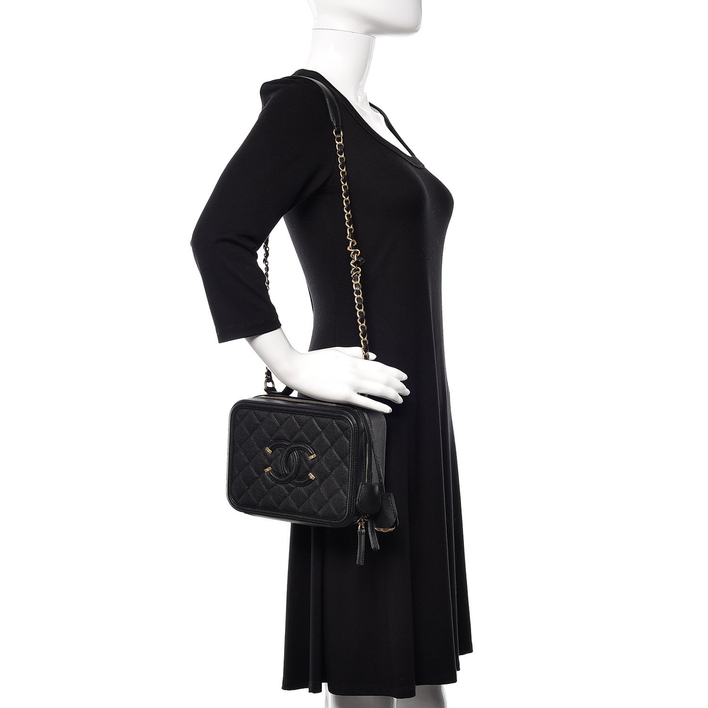 Caviar Quilted Medium CC Filigree Vanity Case Black