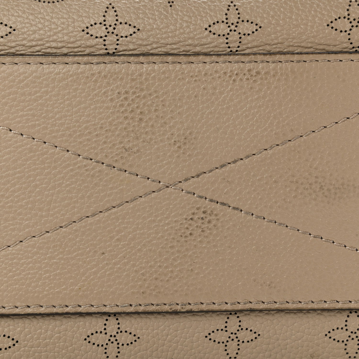 Louis Vuitton Mahina Babylone Chain BB Galet 12 of 12