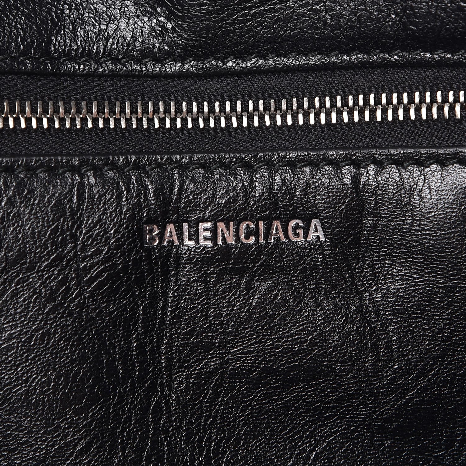 Balenciaga Agneau Graffiti Papier A6 Zip Around Tote Black 6 of 6