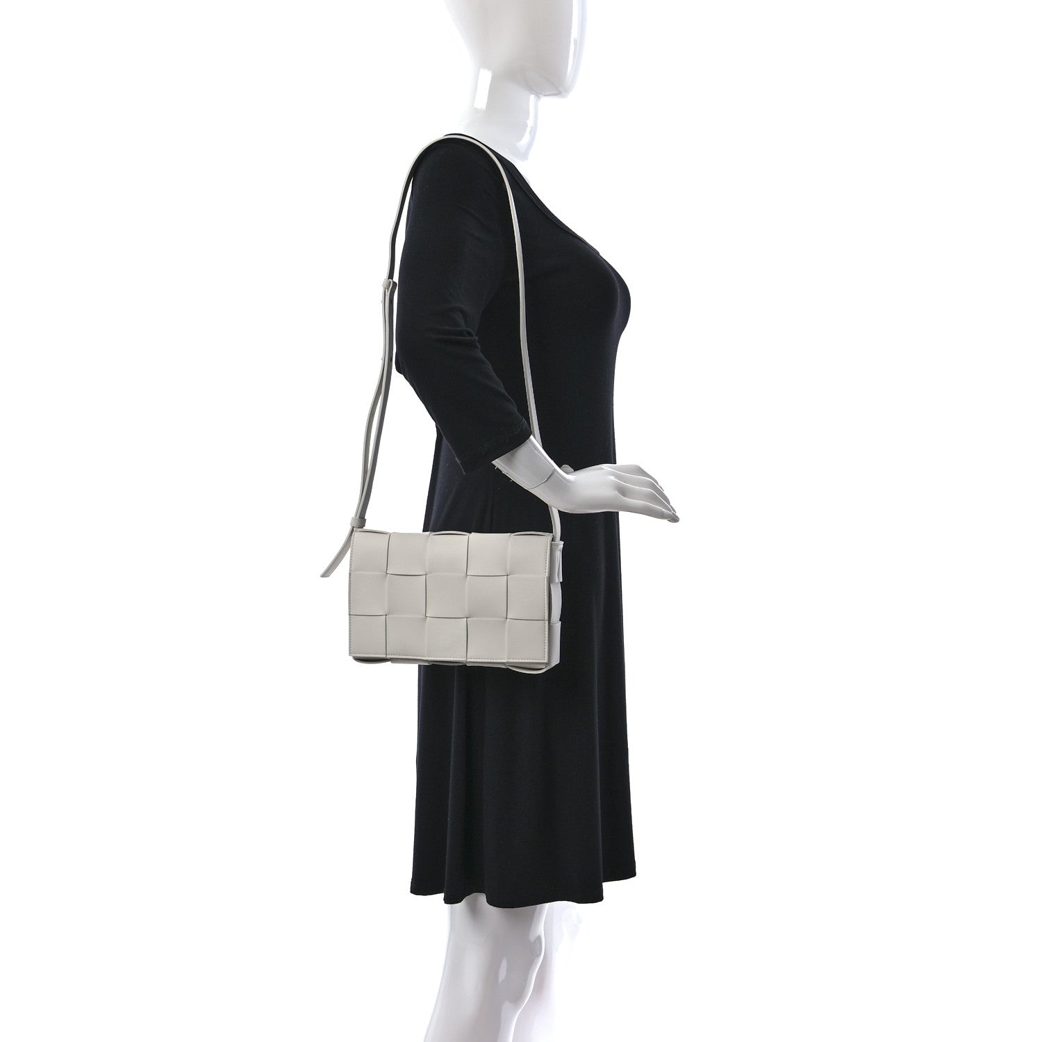Bottega Veneta Lambskin Maxi Intrecciato Cassette Crossbody Bag White 2 of 13