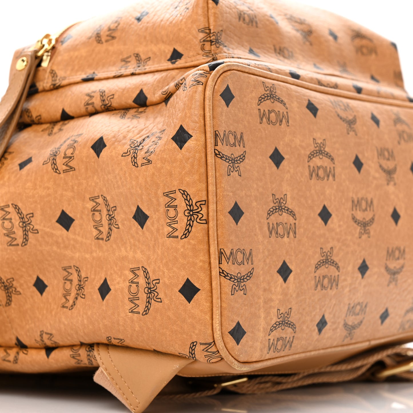 Visetos Crown Stud Medium Stark Backpack Cognac