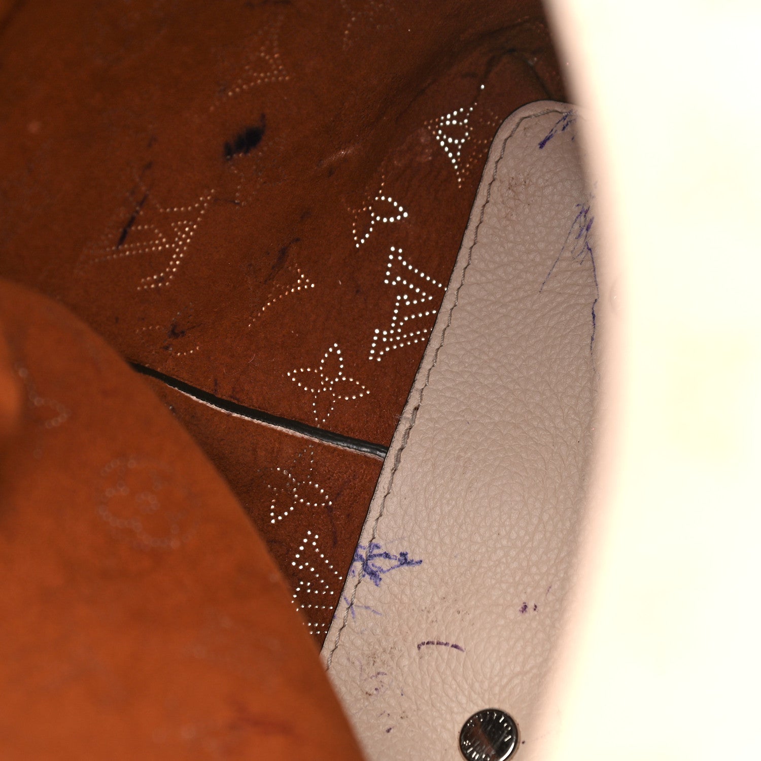 Louis Vuitton Mahina Carmel Hobo Creme 13 of 20