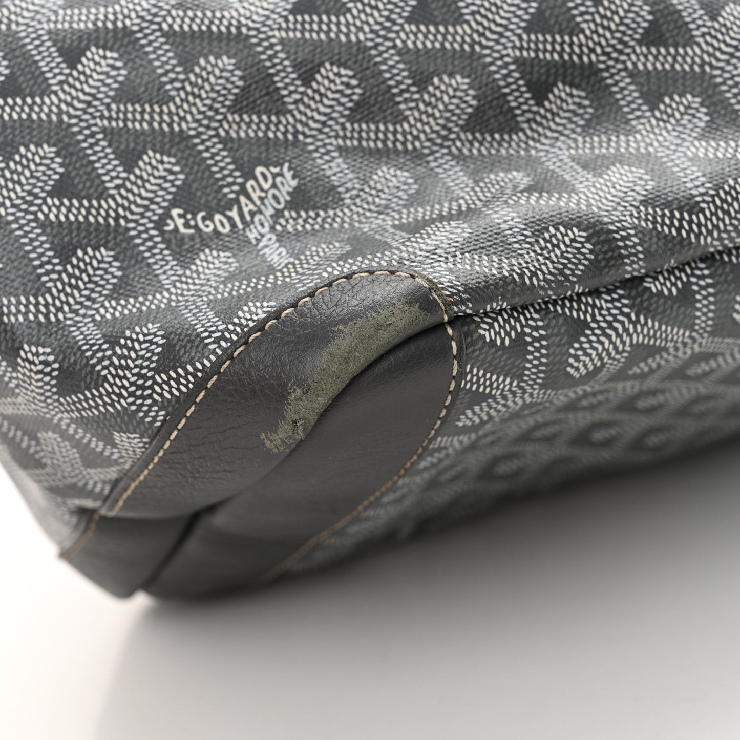 Goyardine Artois MM Grey