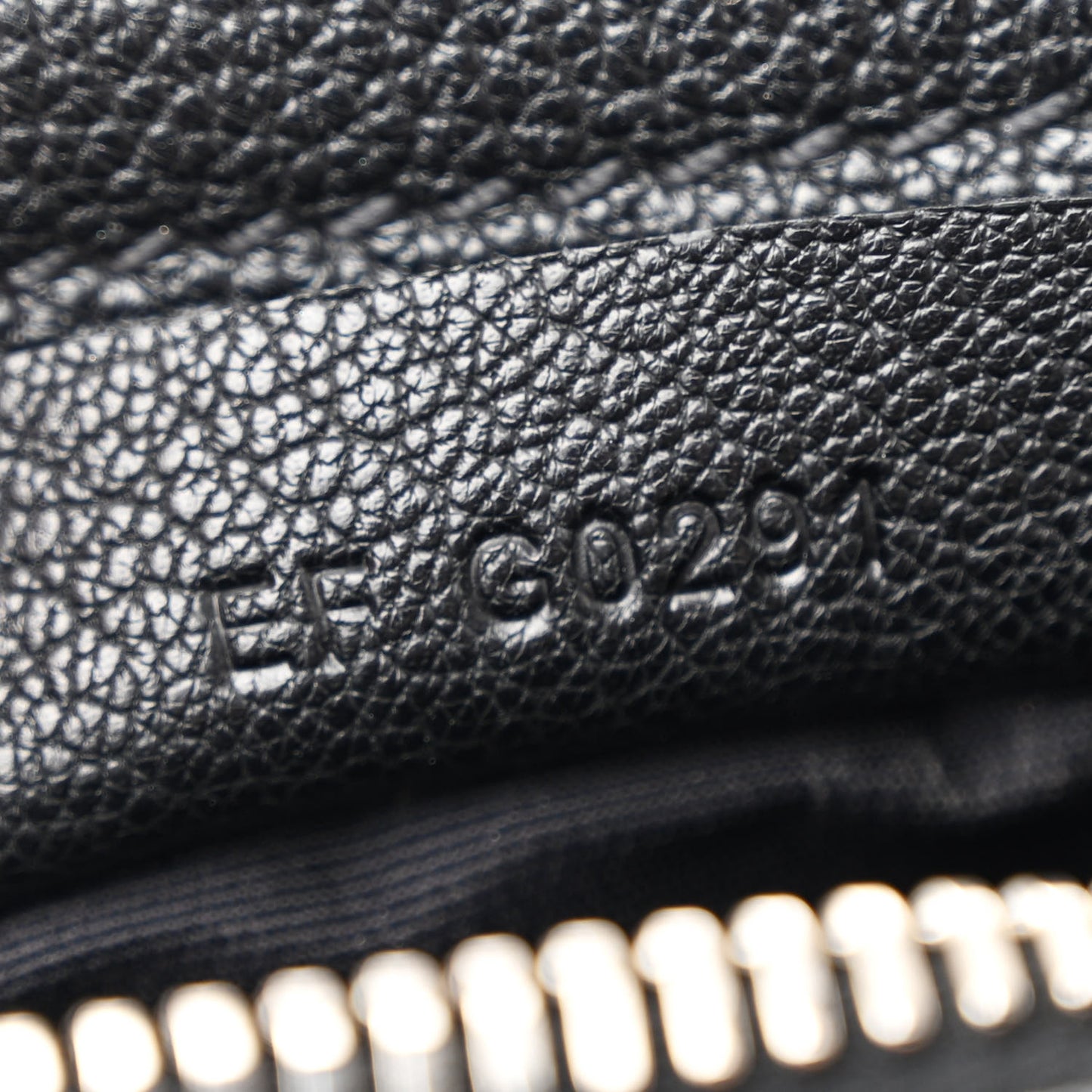 Sugar Goatskin Small Pandora Black
