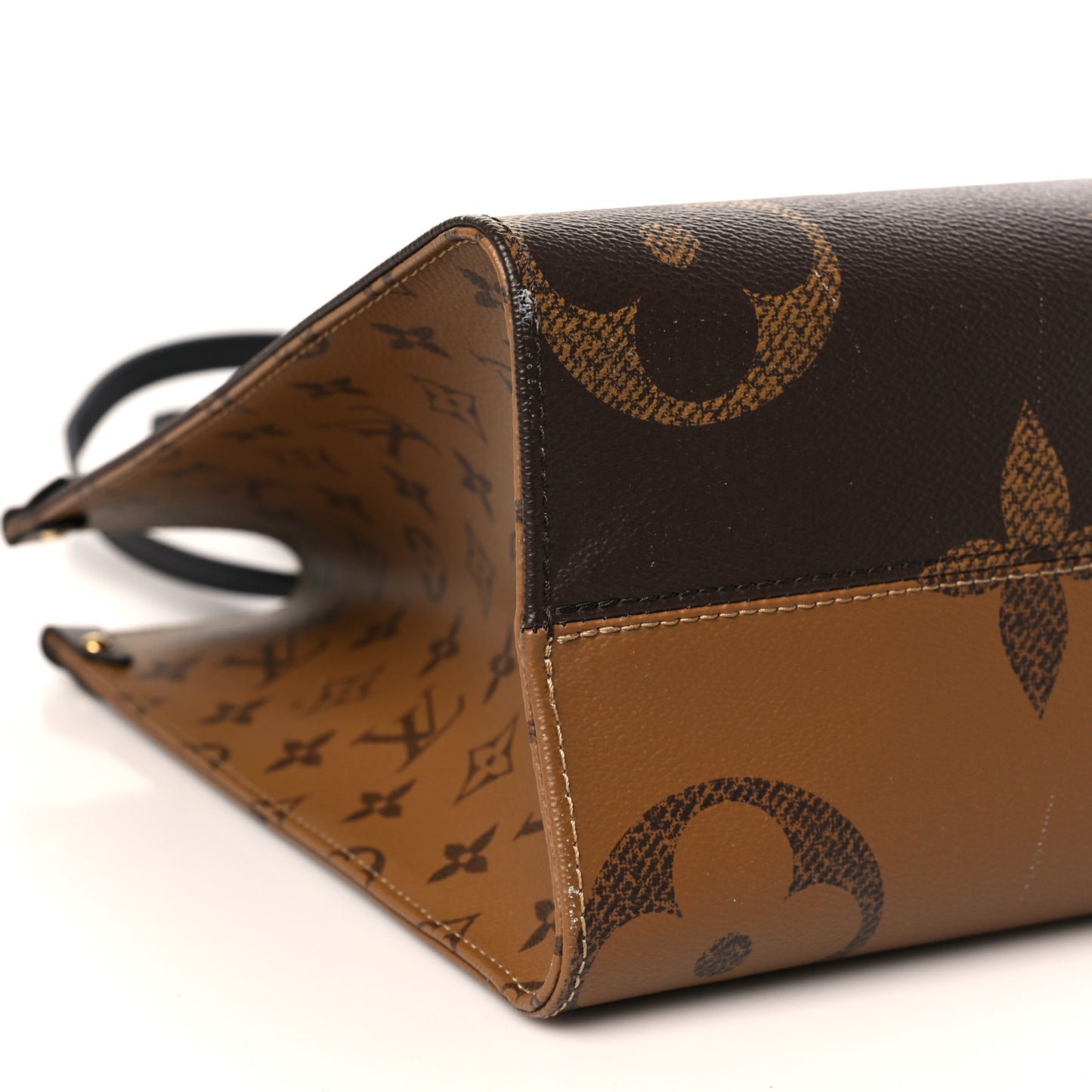 Reverse Monogram Giant Onthego MM