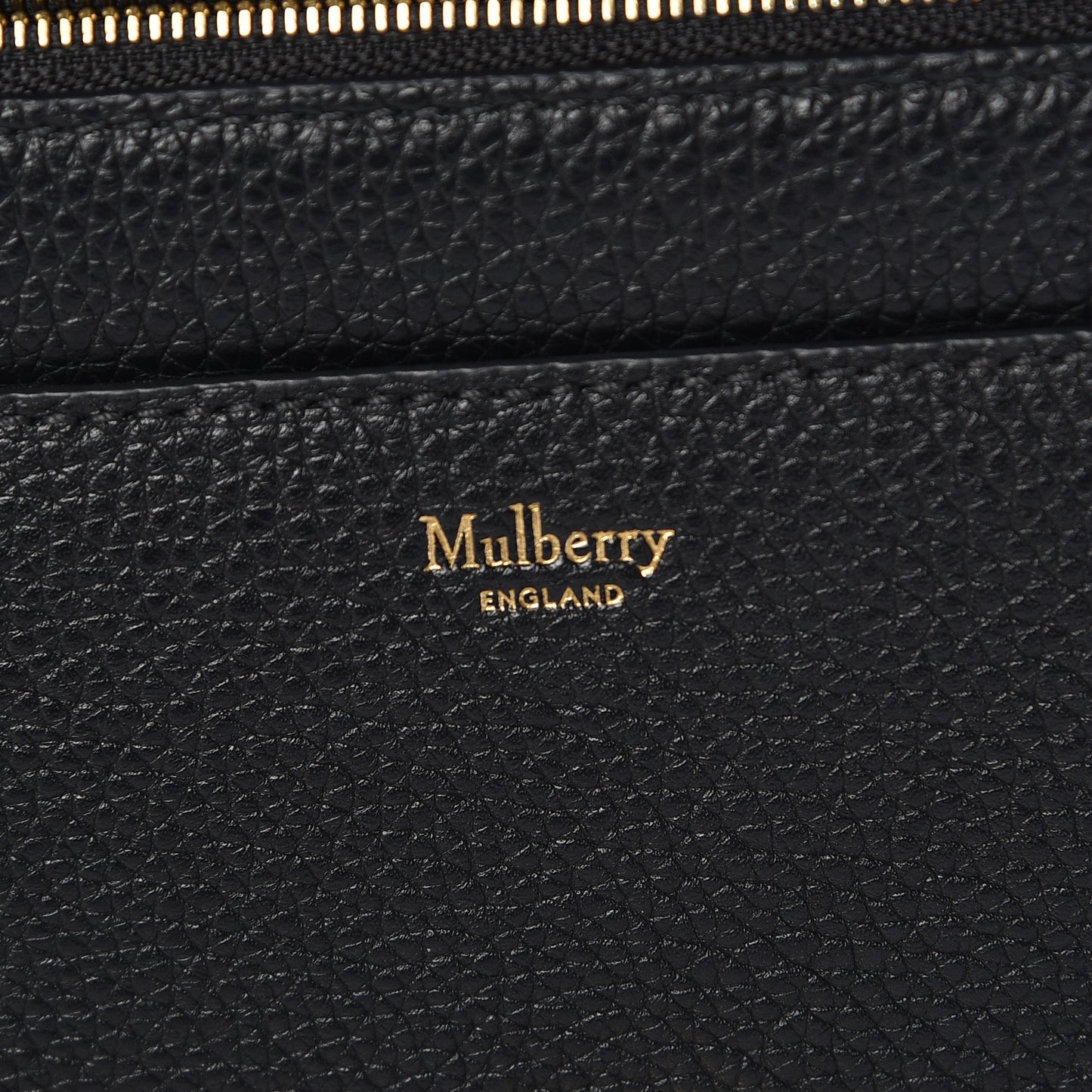 Classic Grain Calfskin Medium Darley Black