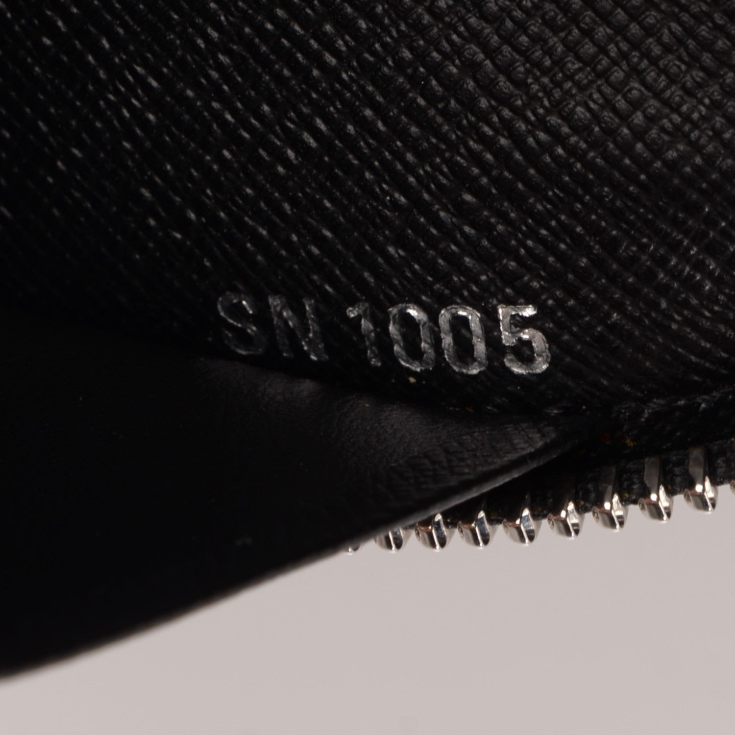 Louis Vuitton Epi Zippy Organizer Wallet Black 7 of 7