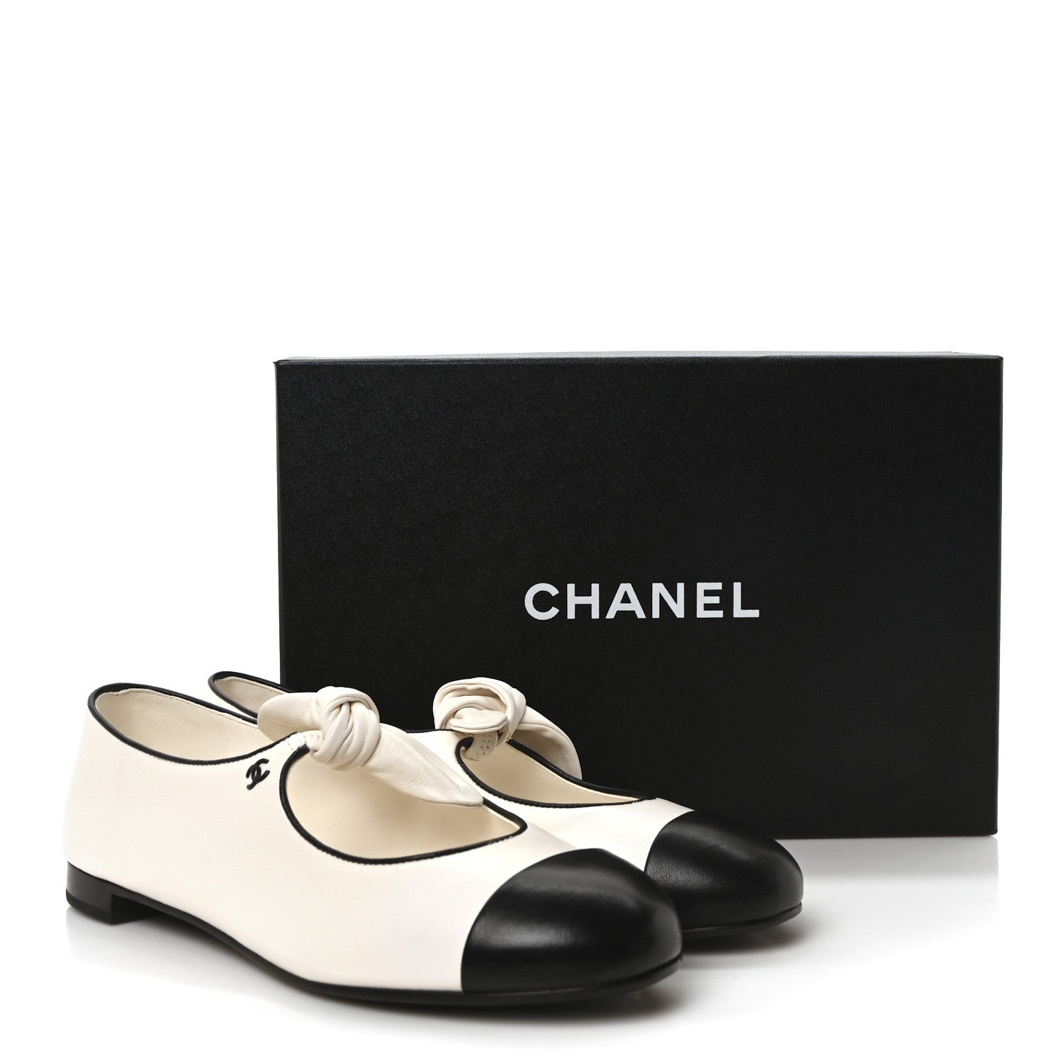 Chanel Lambskin Bow Mary Jane Flats 39.5 White Black 1705068