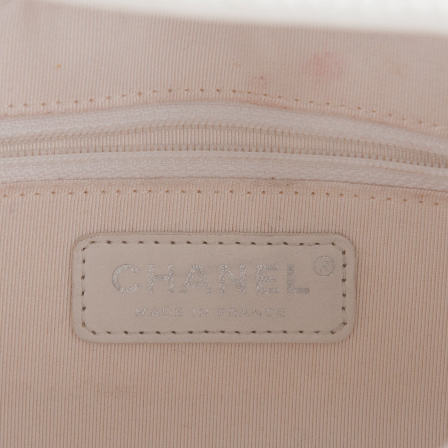 Chanel Calfskin Quilted CC Shoulder White 5 of 6