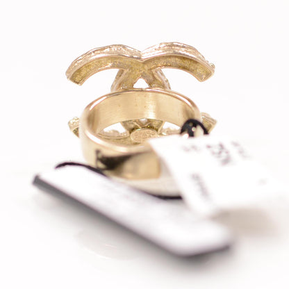 Chanel Pearl CC Ring 7 4 of 5