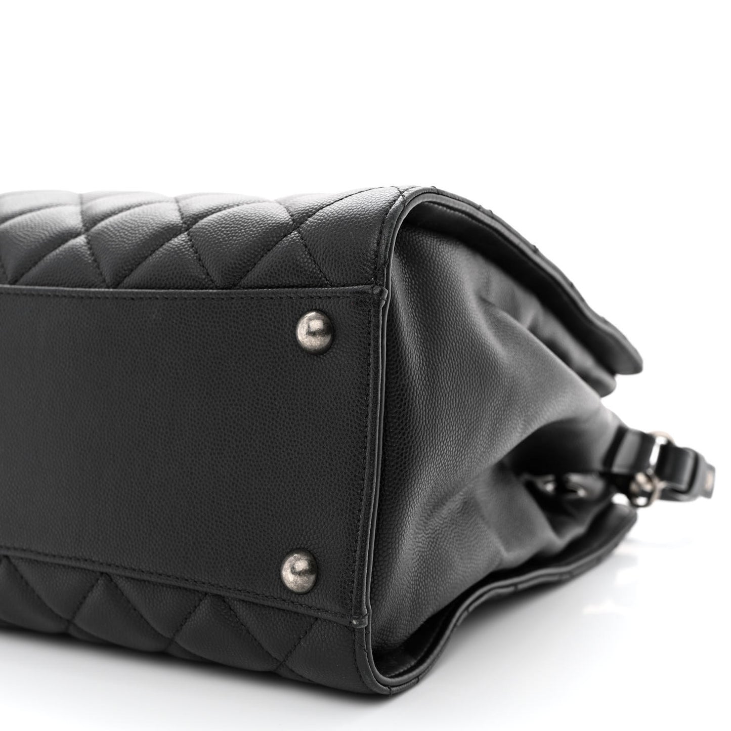 Caviar Quilted Medium CC Bucket Bag Black
