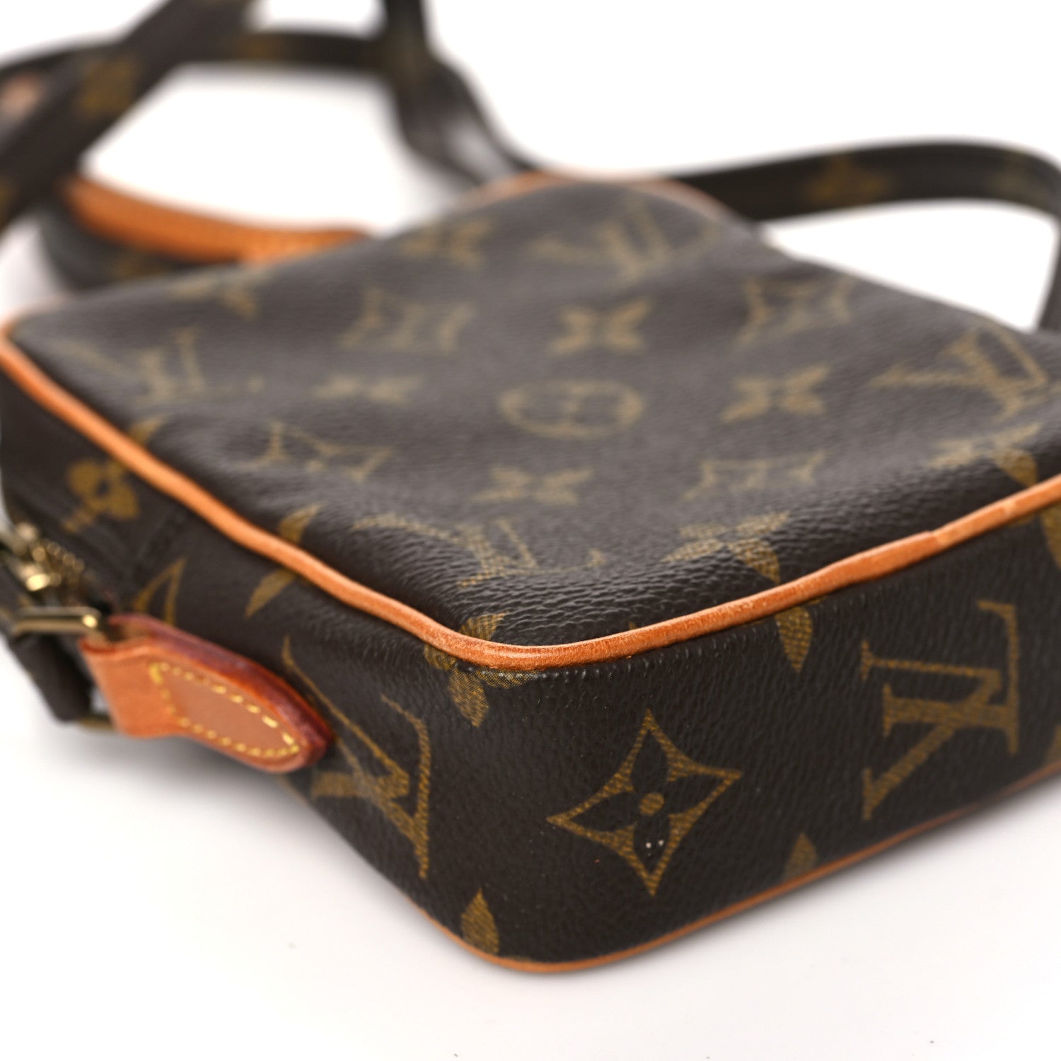 Louis Vuitton Monogram Danube 15 8 of 9