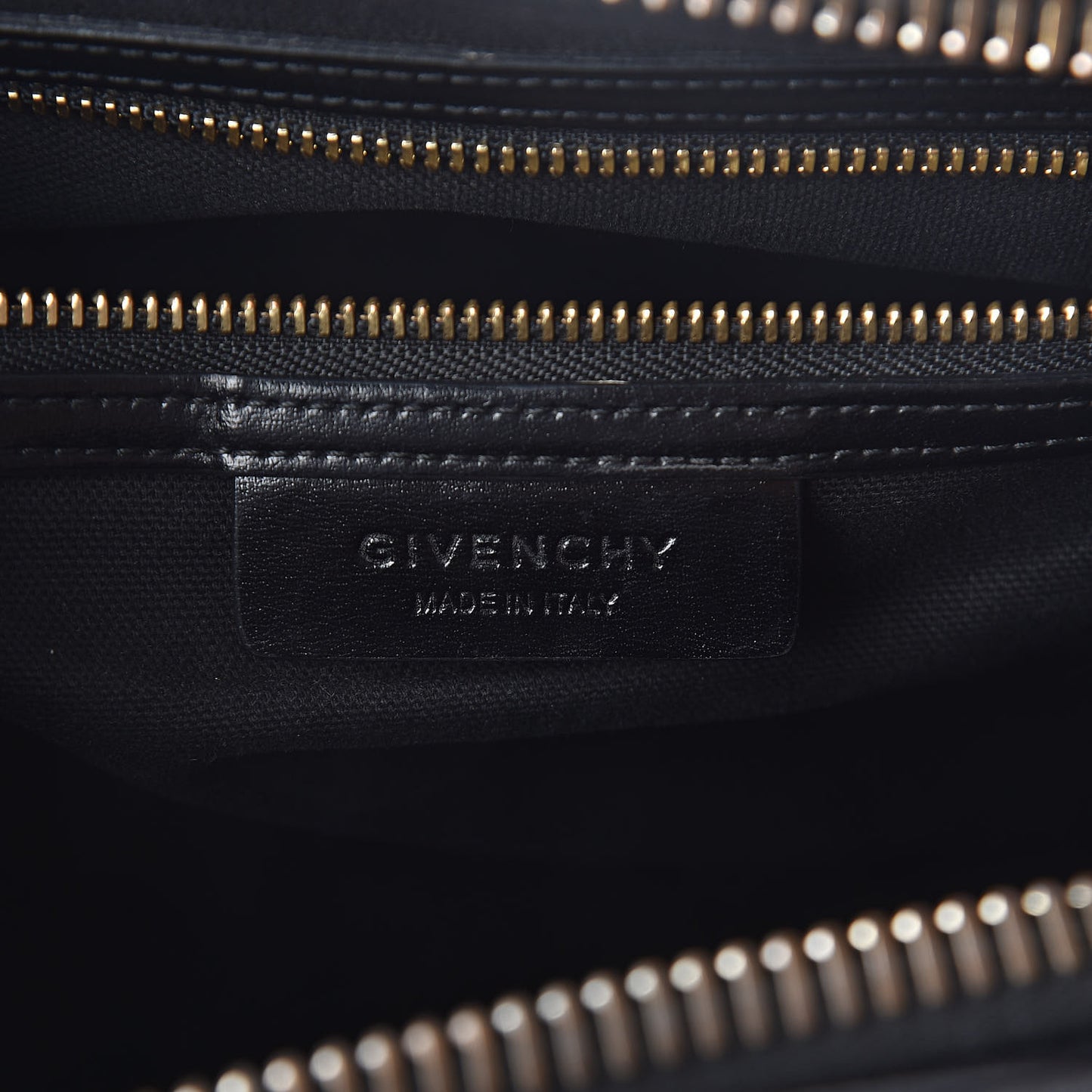 Shiny Lord Calfskin Medium Antigona Black