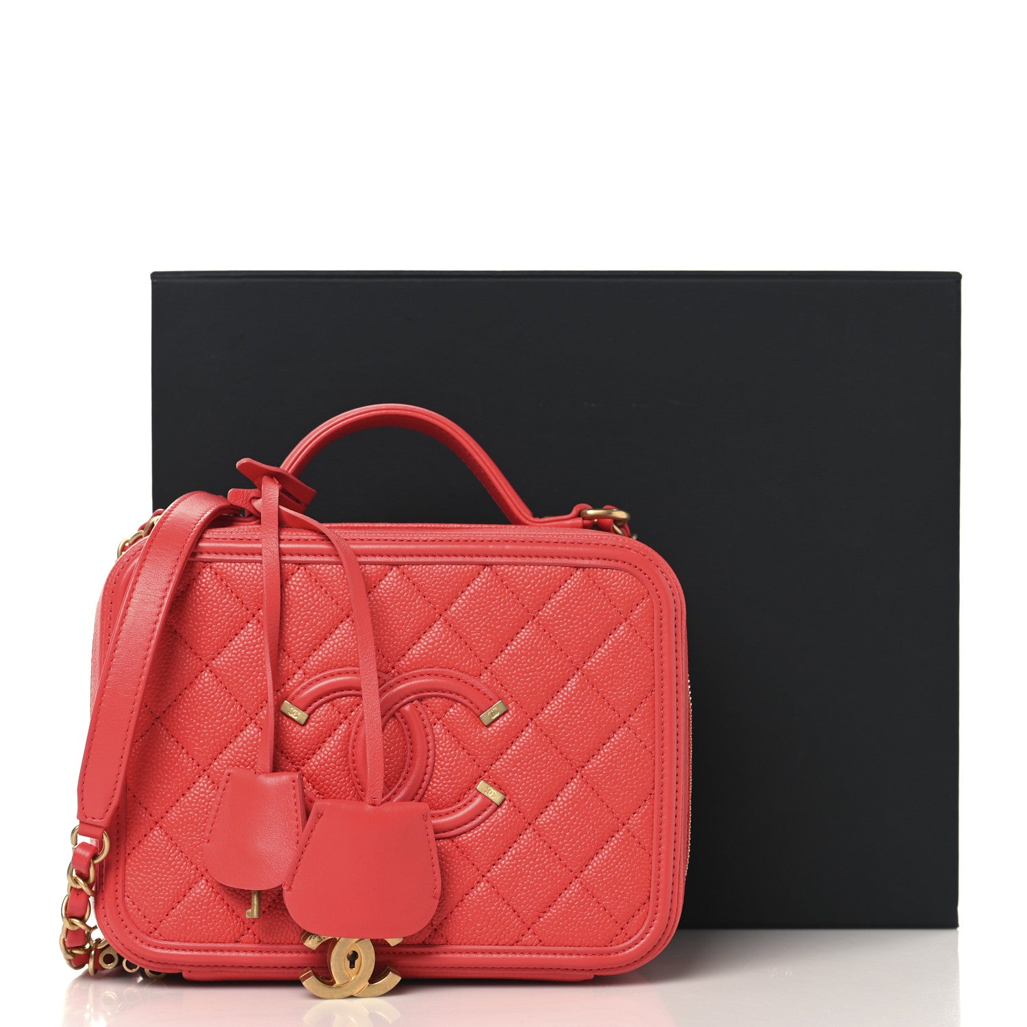 CHANEL CCフィリグリー　バニティ　レッド Chanel Caviar Quilted Medium CC Filigree Vanity Case Red 1768370