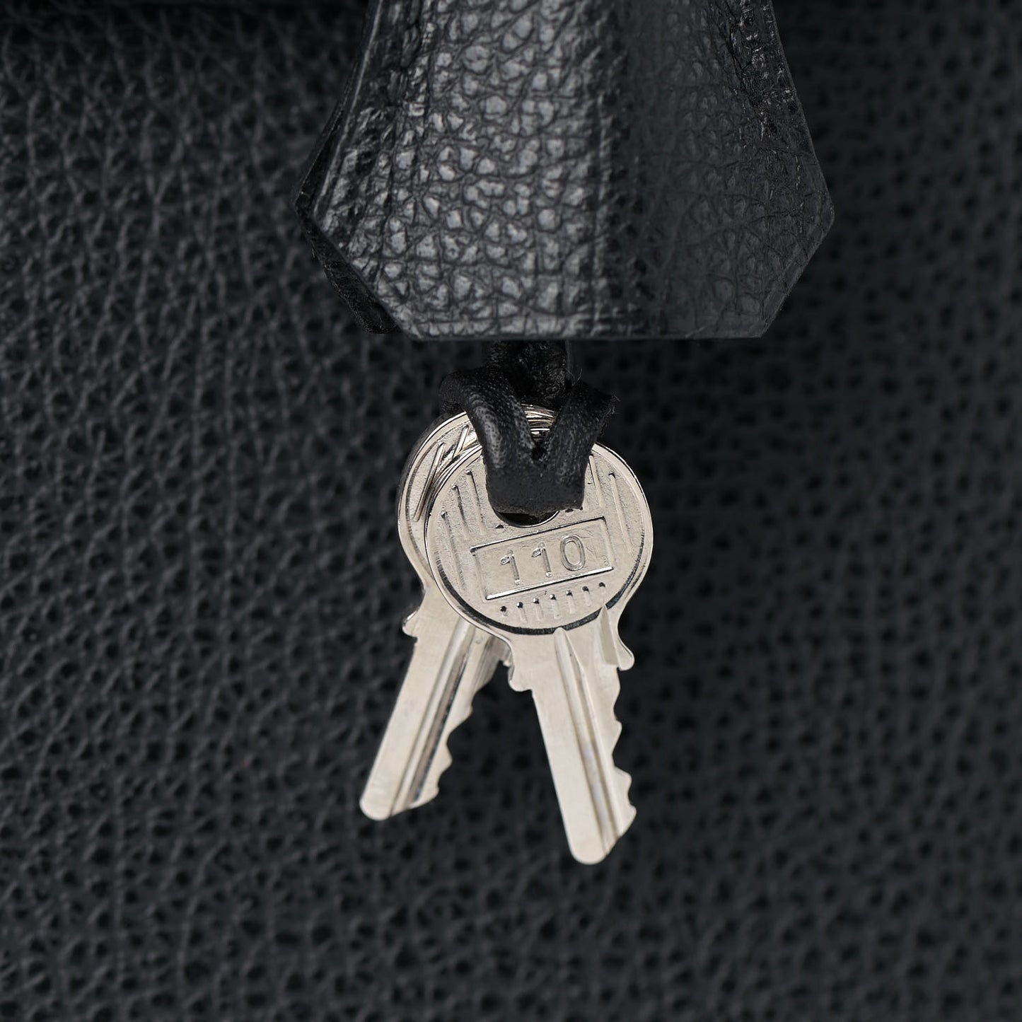 Vache Liegee Kelly Sellier 32 Black
