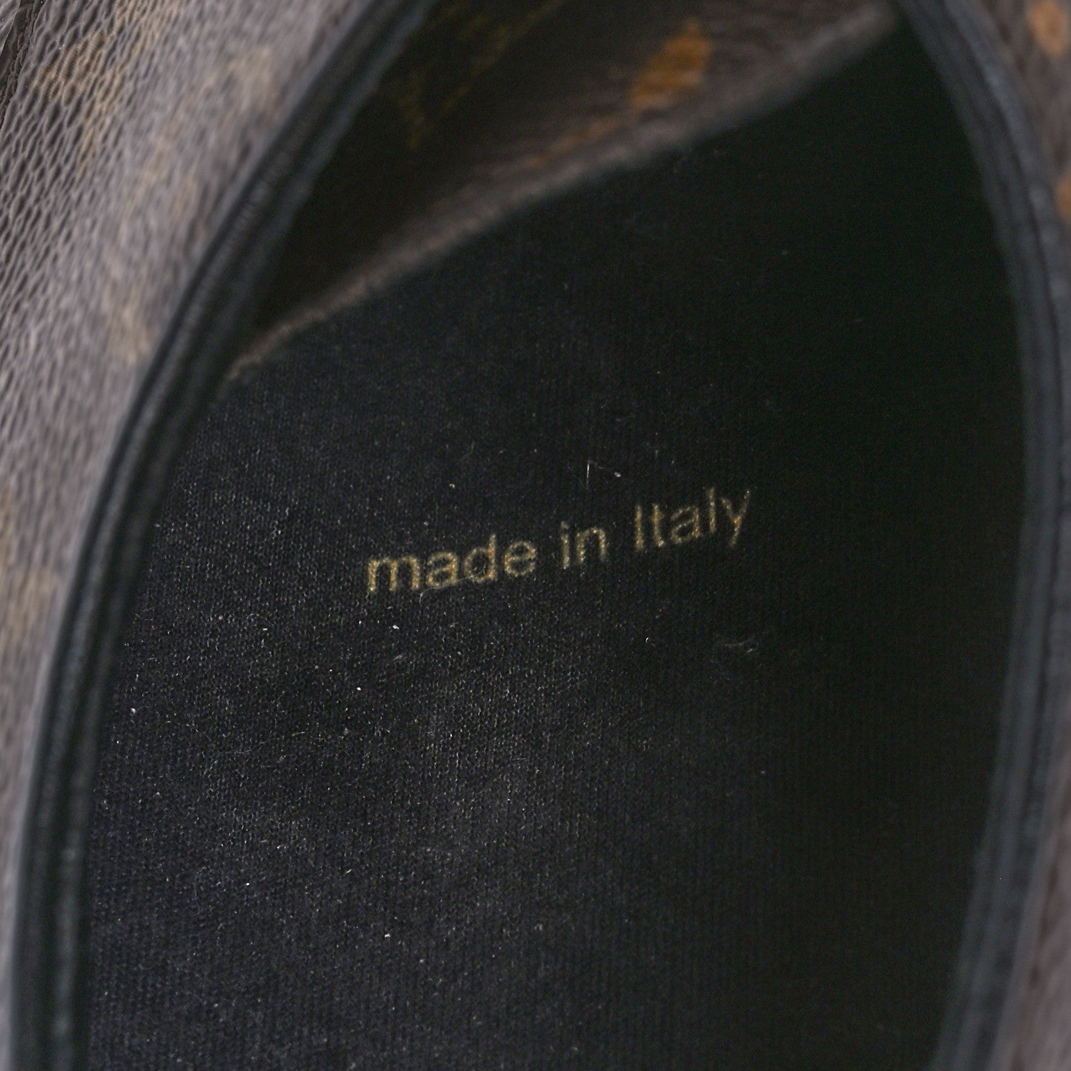 Louis Vuitton Calfskin Monogram Mens Shoes 8 8 of 9