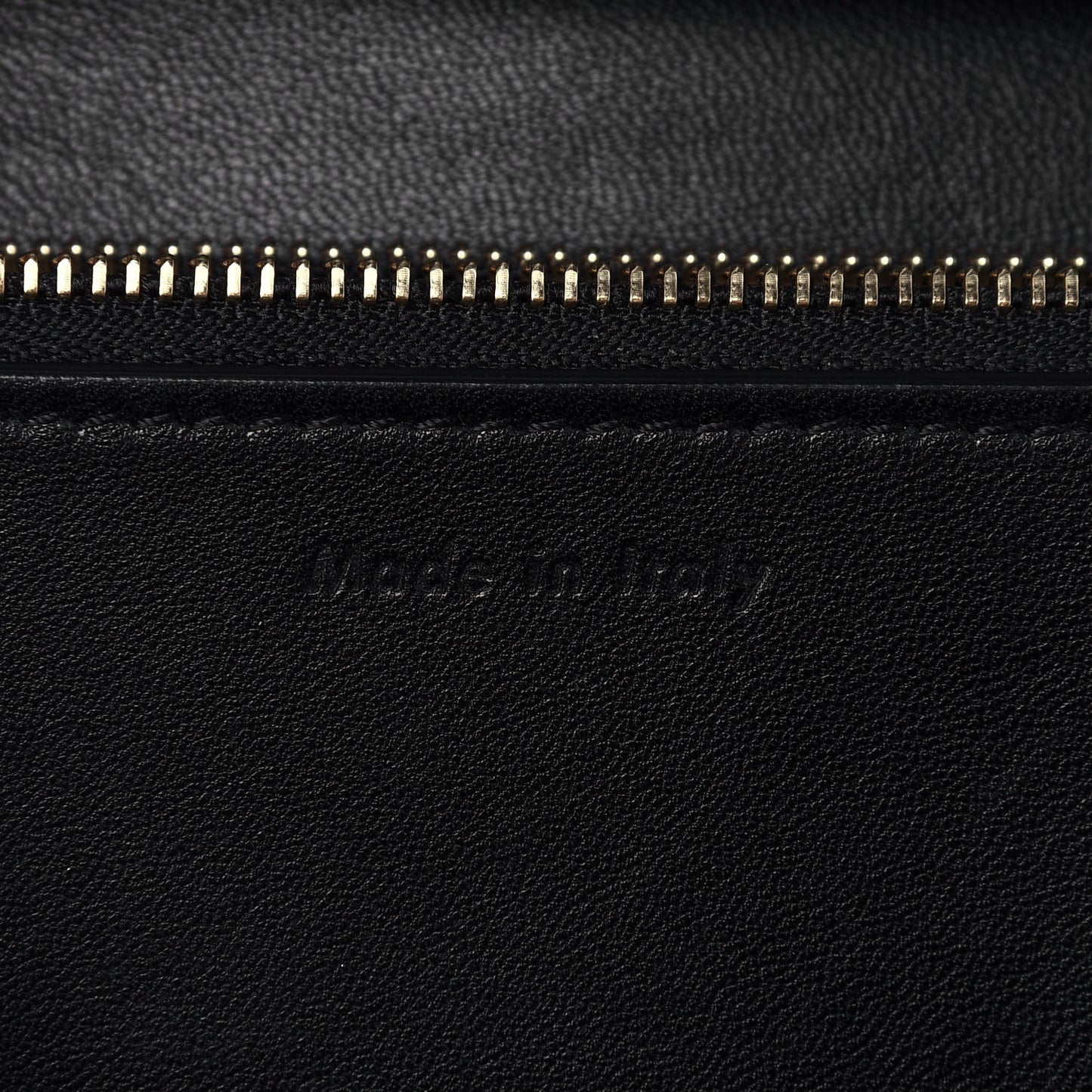 Box Calfskin Medium Classic Box Flap Bag Black