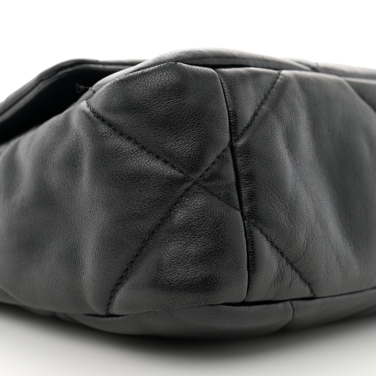 Lambskin Quilted Medium Chanel 19 Flap Black