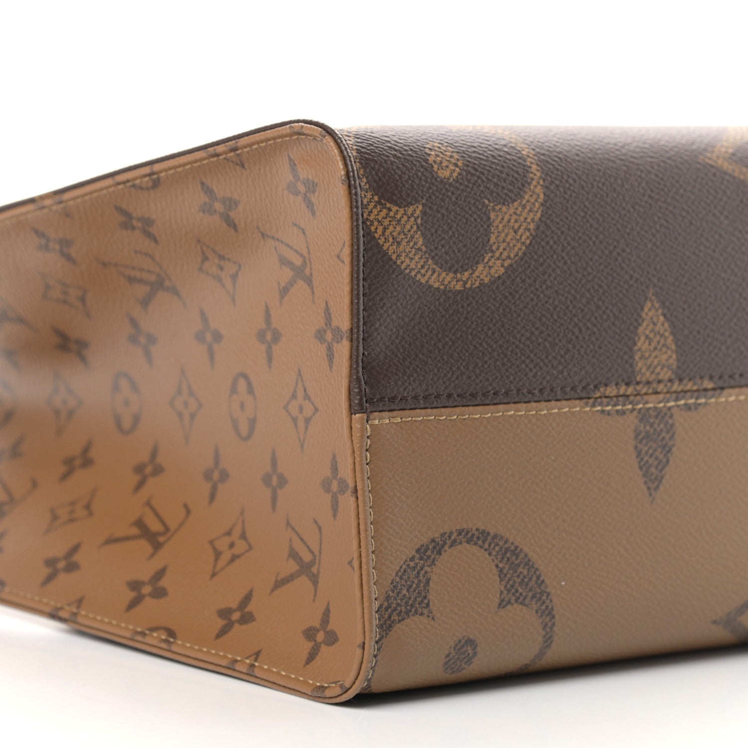 Louis Vuitton Reverse Monogram Giant Onthego MM 8 of 9