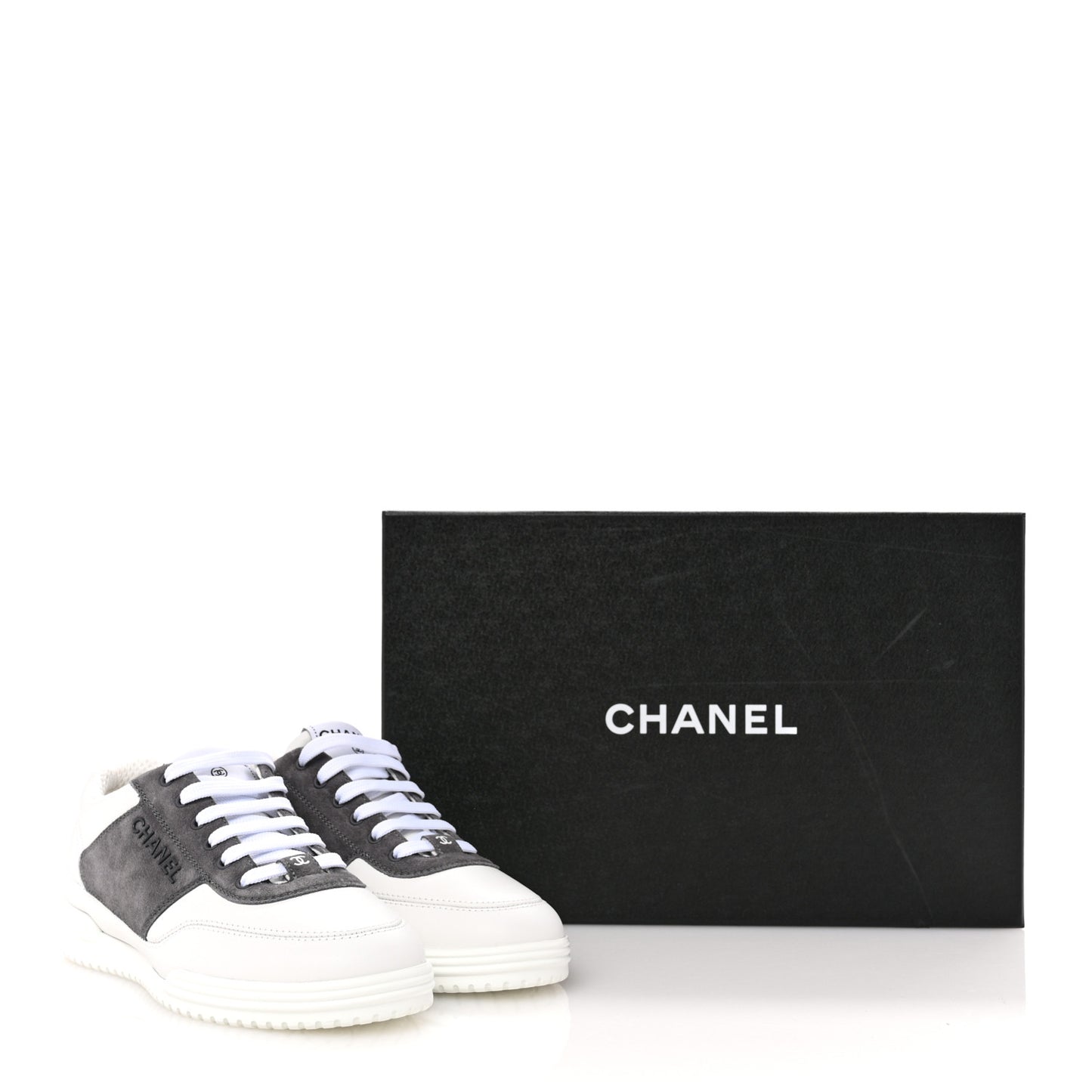 Calfskin Suede Calfskin Logo Womens Sneakers 35 White Gray