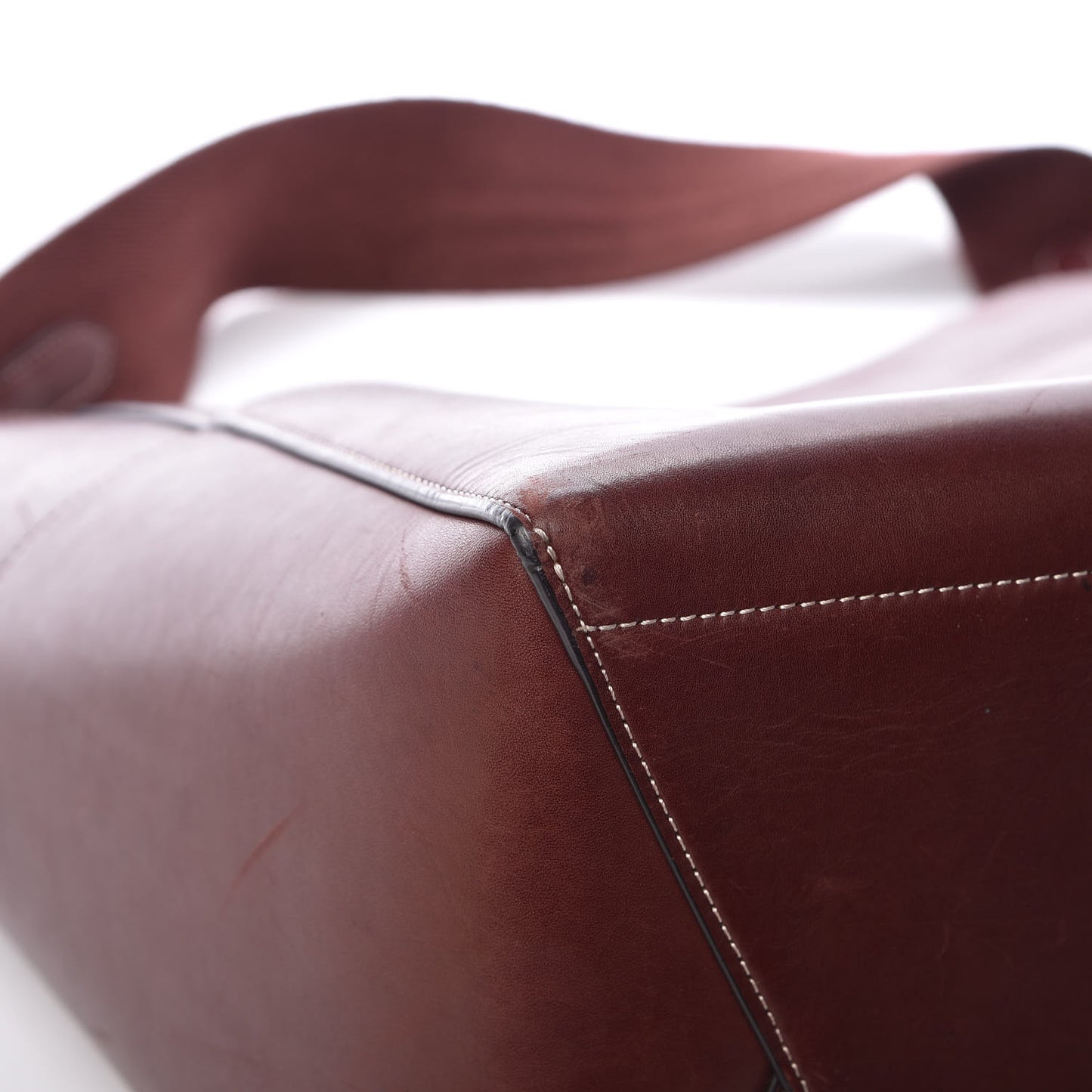 Natural Calfskin Sangle Bucket Bag Burgundy