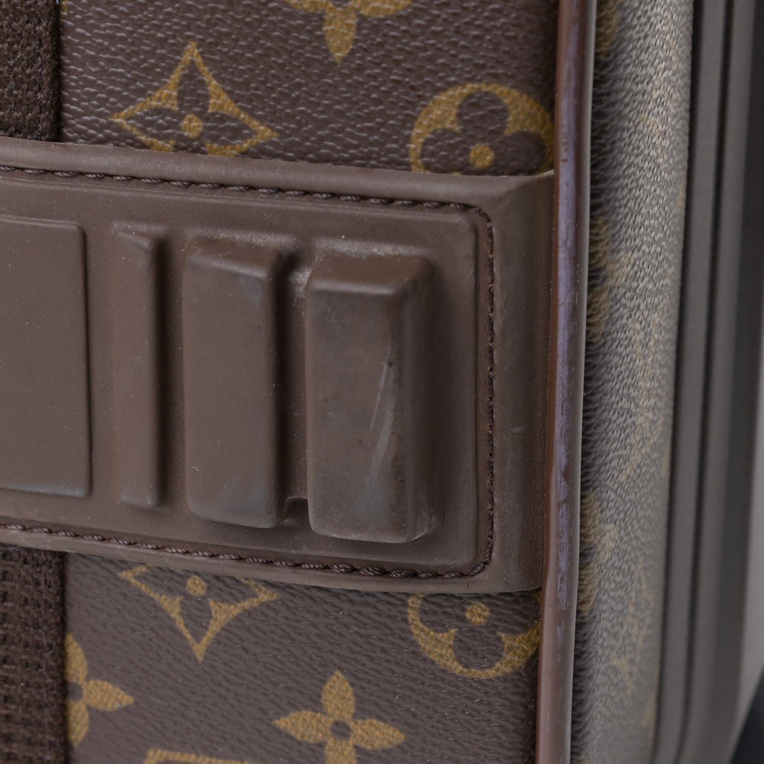 Louis Vuitton Monogram Pegase 60 8 of 20