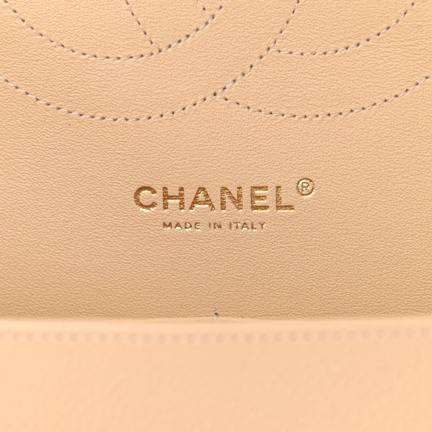 Caviar Quilted Jumbo Double Flap Beige Clair