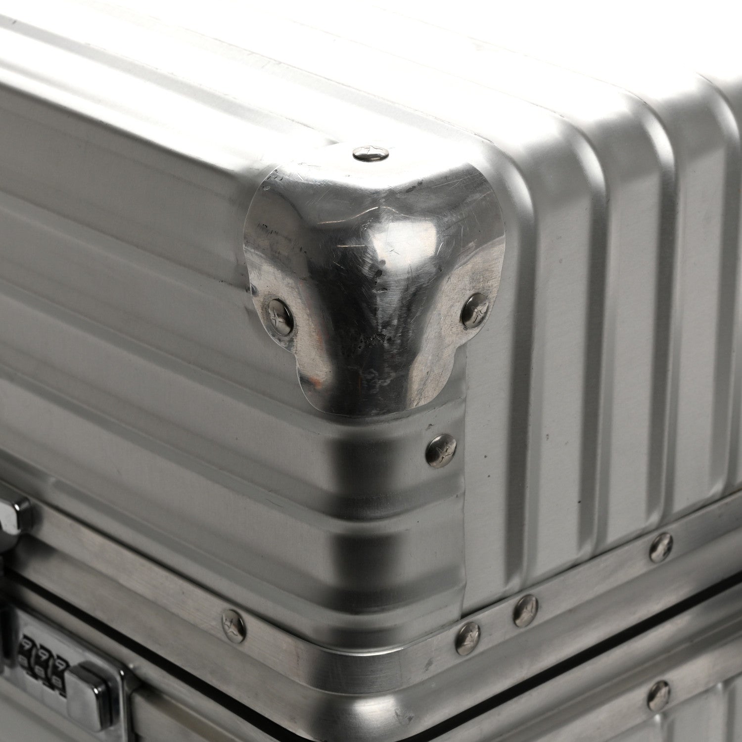 Rimowa Aluminum Classic Check-In L Silver 11 of 13